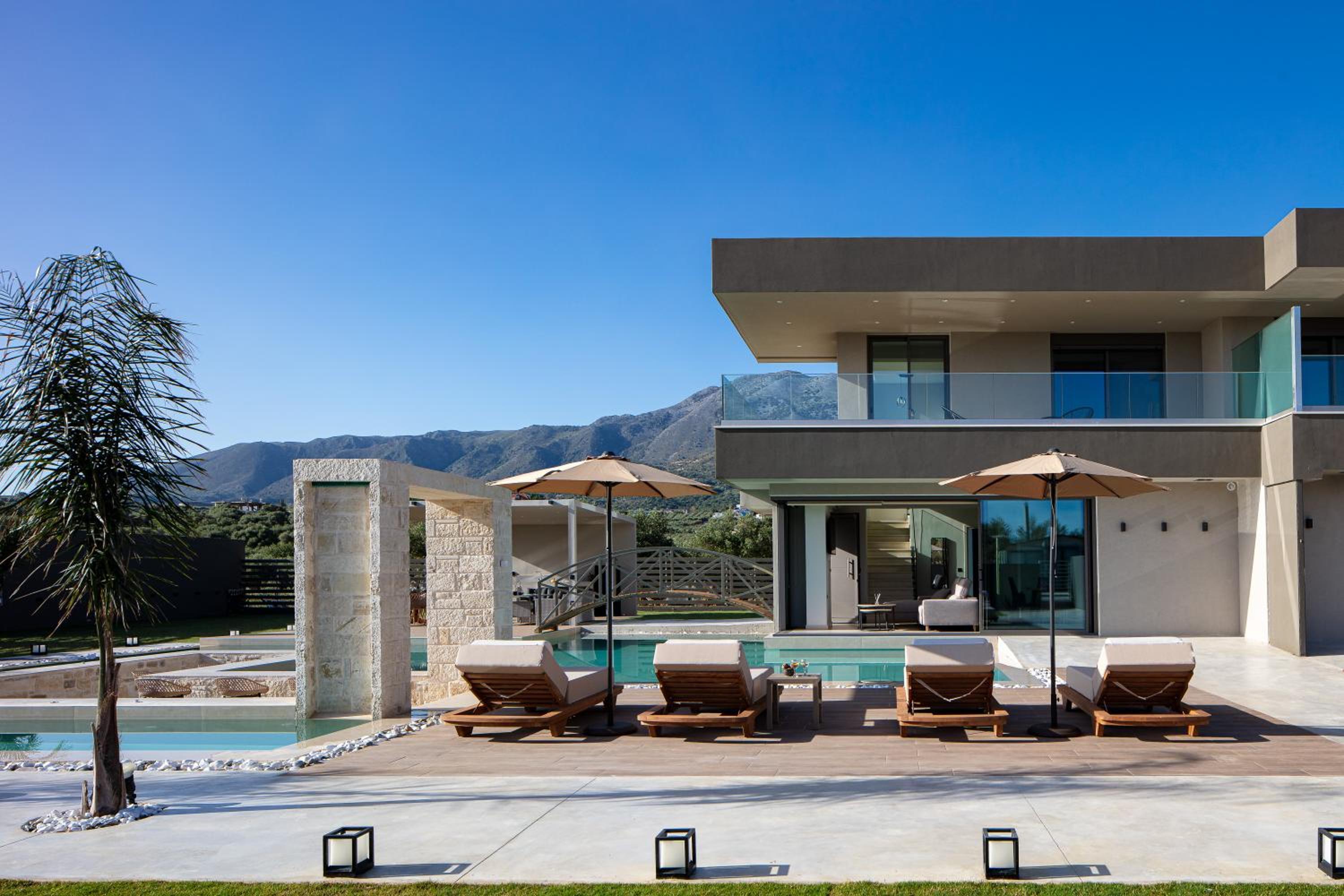 Elinor Villa - Nature Retreat amidst Mountains & Lake by etouri