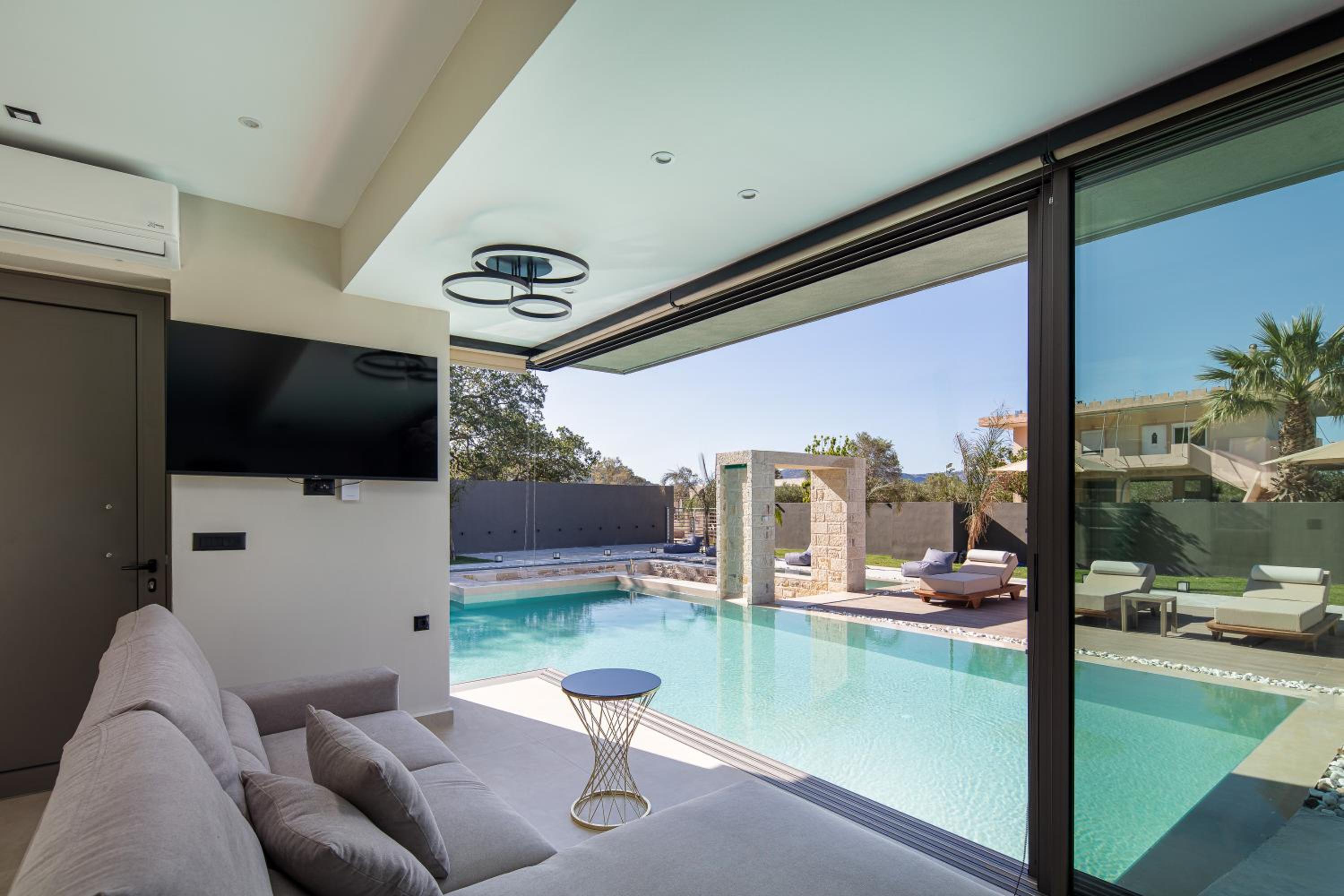 Elinor Villa - Nature Retreat amidst Mountains & Lake by etouri