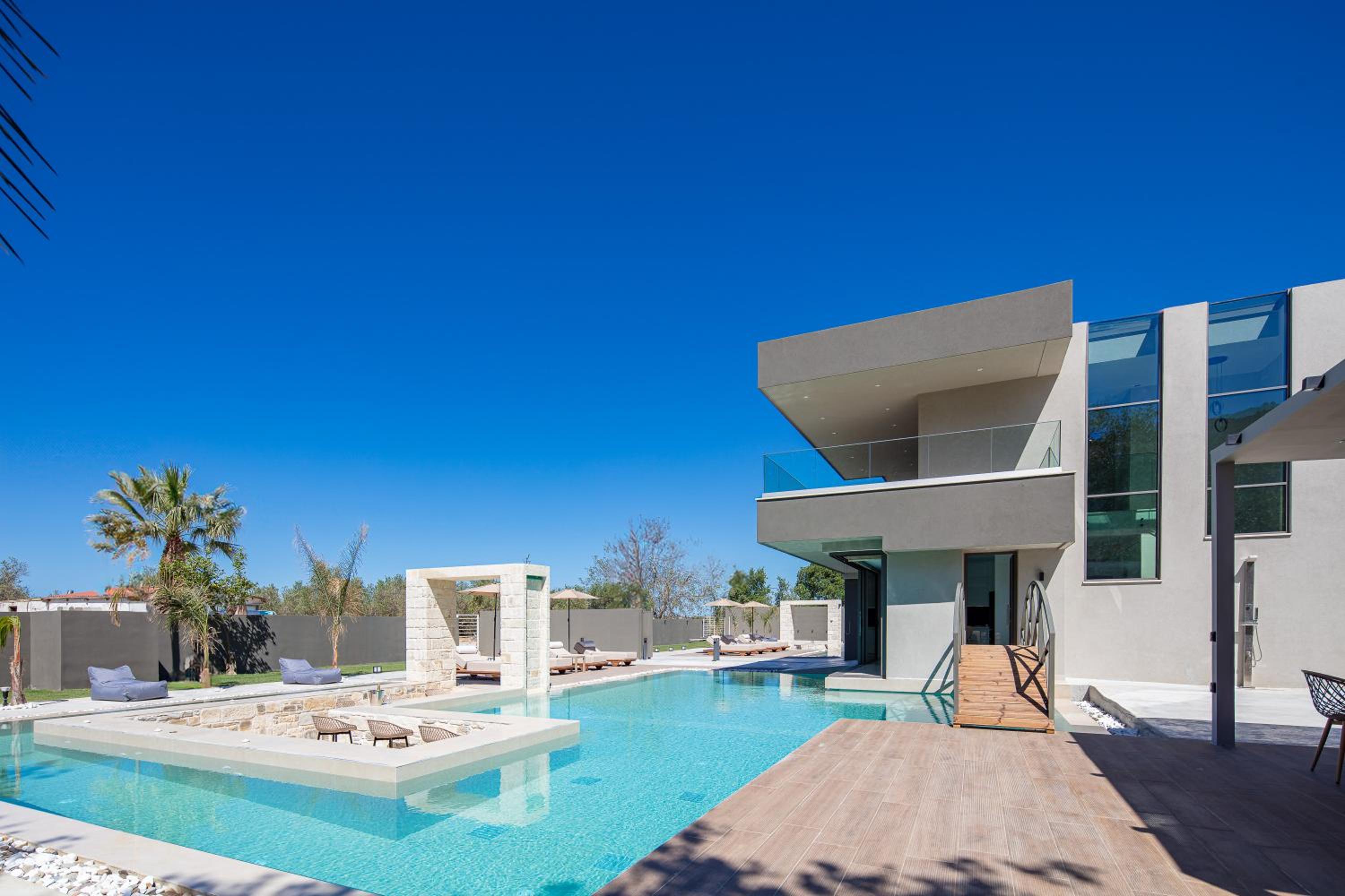 Elinor Villa - Nature Retreat amidst Mountains & Lake by etouri