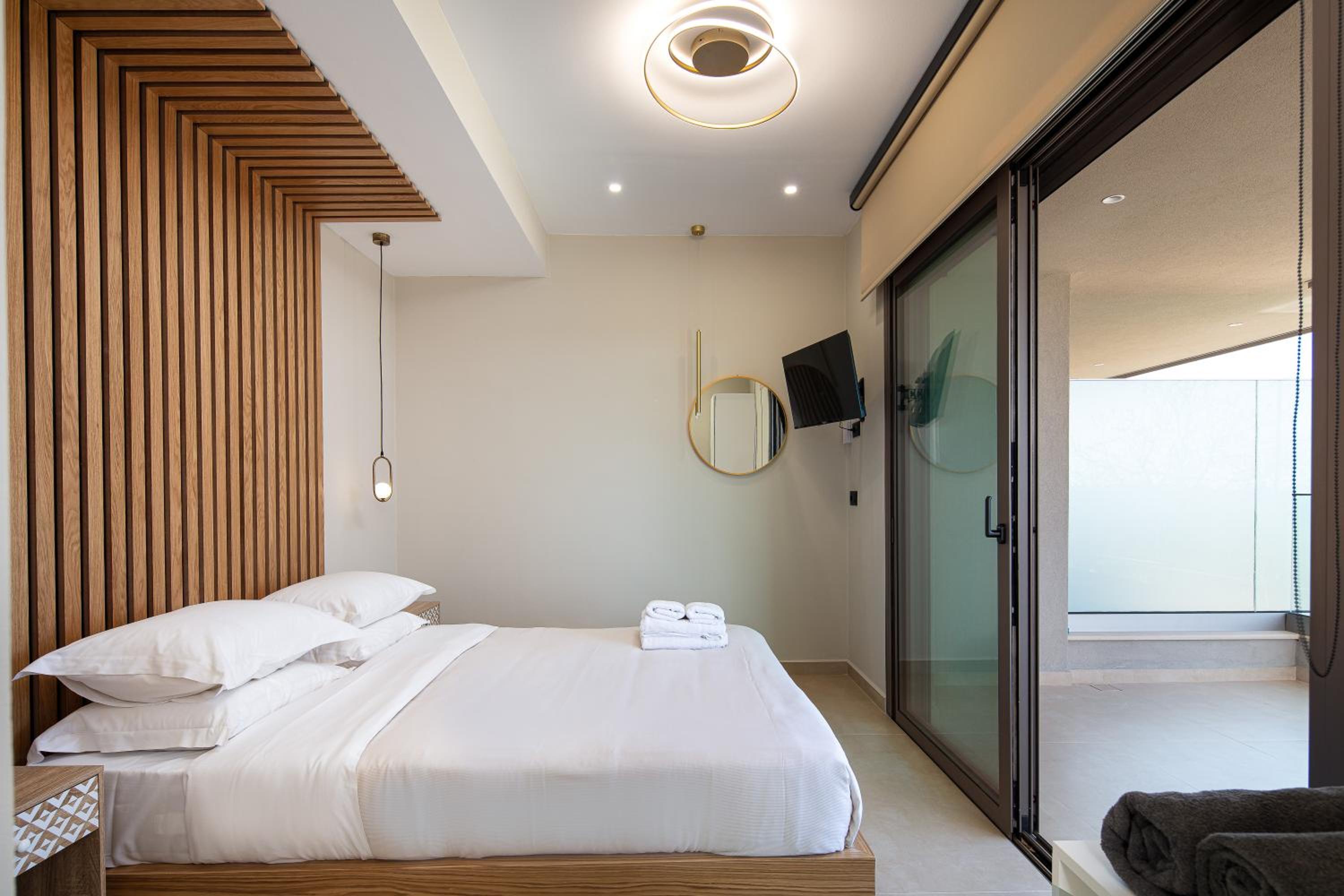 Elinor Villa - Nature Retreat amidst Mountains & Lake by etouri