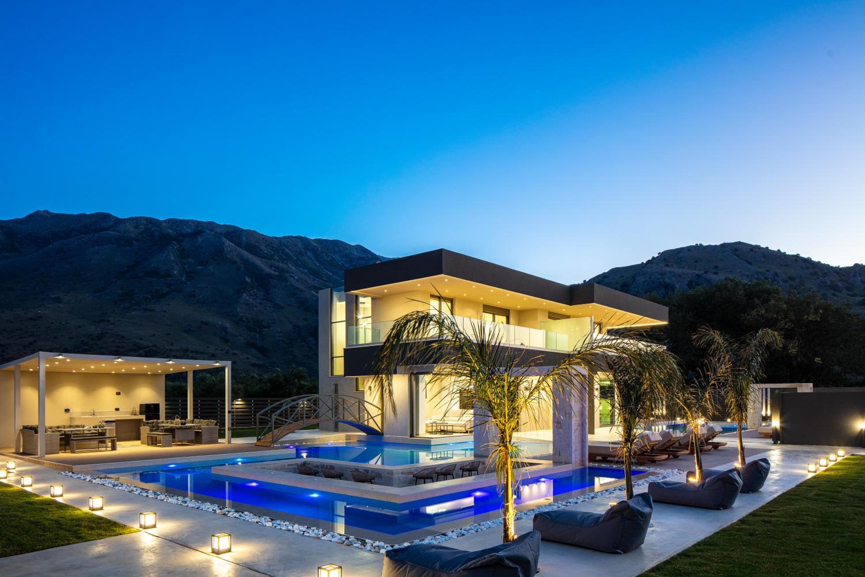 Elinor Villa - Nature Retreat amidst Mountains & Lake by etouri