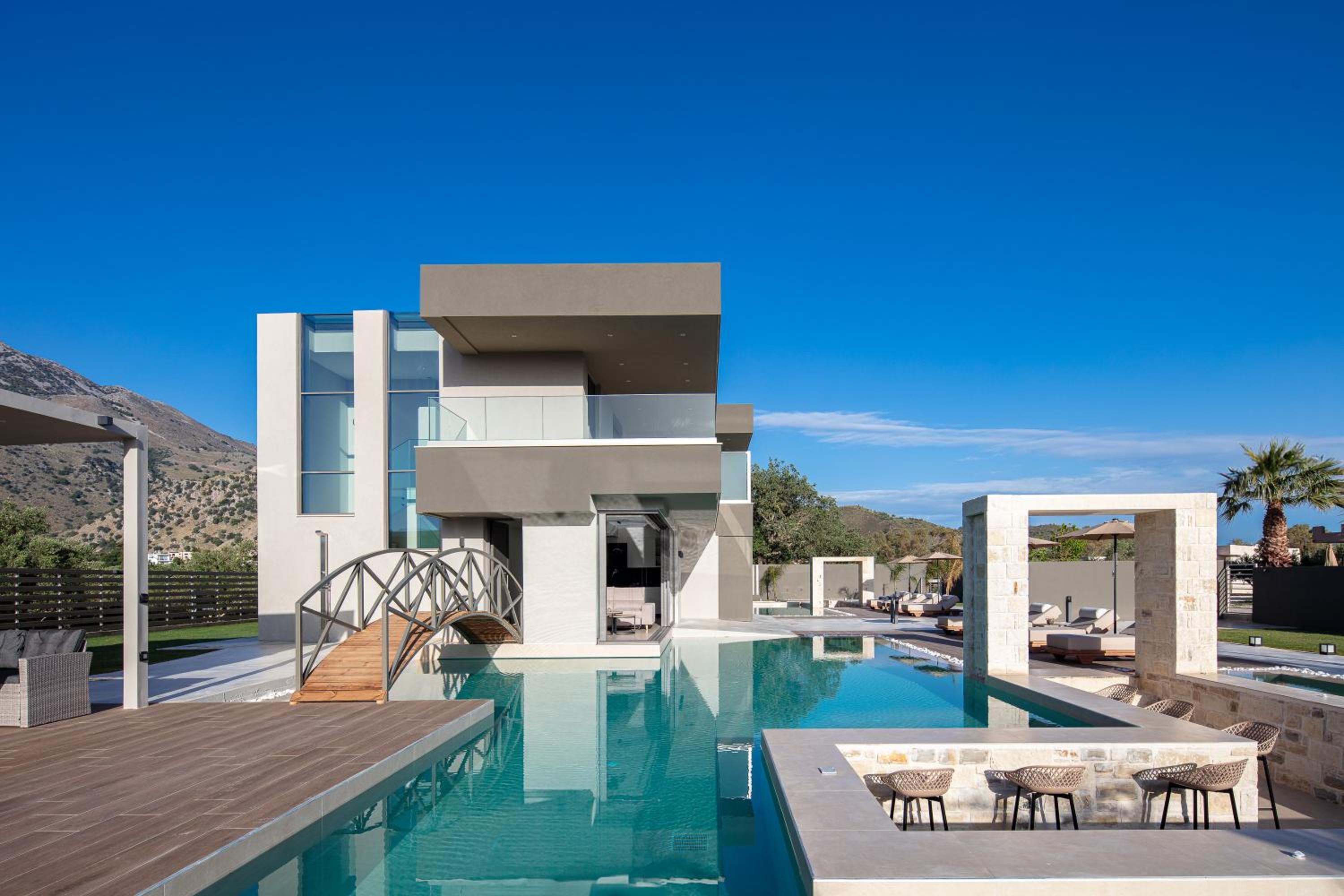Elinor Villa - Nature Retreat amidst Mountains & Lake by etouri