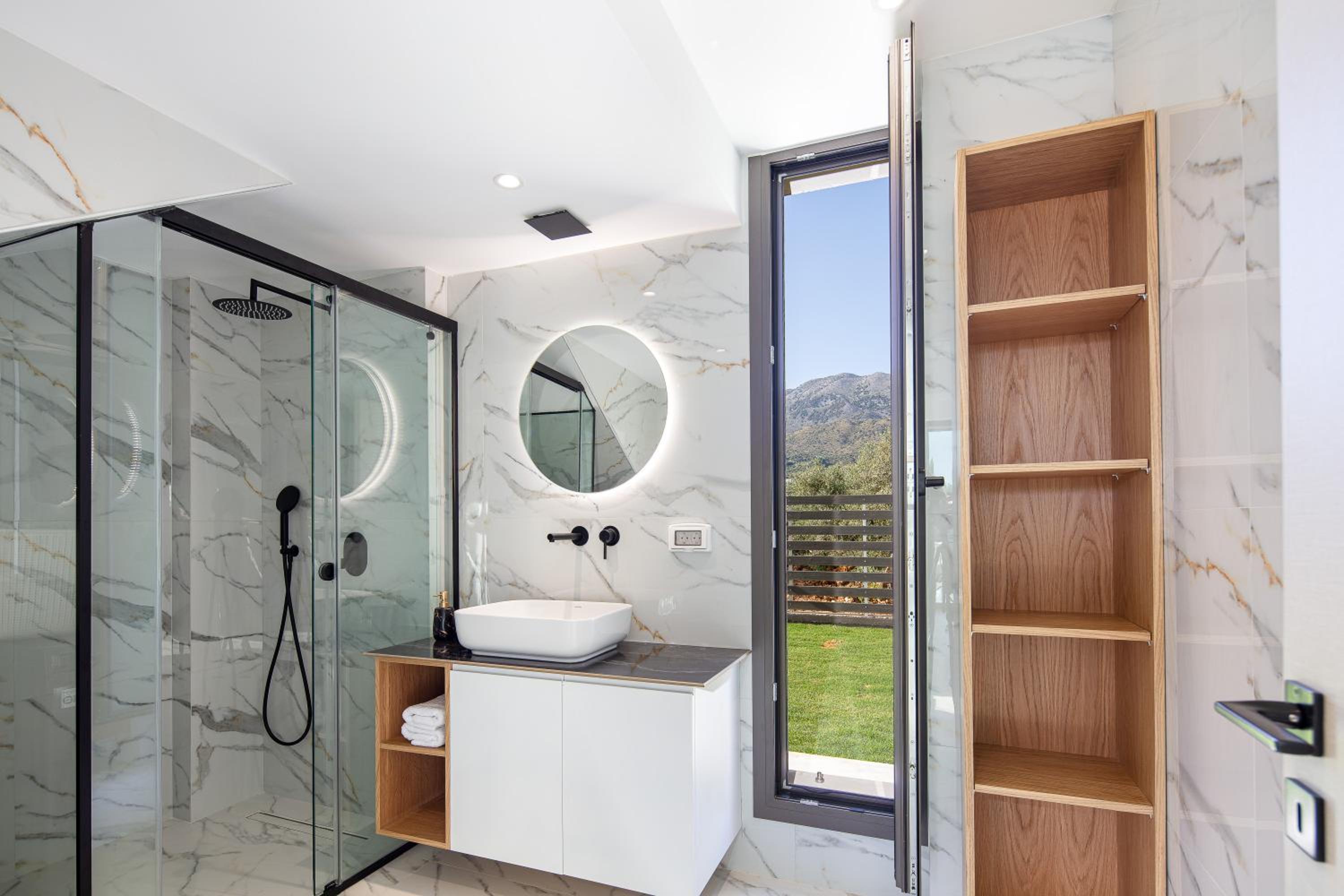 Elinor Villa - Nature Retreat amidst Mountains & Lake by etouri