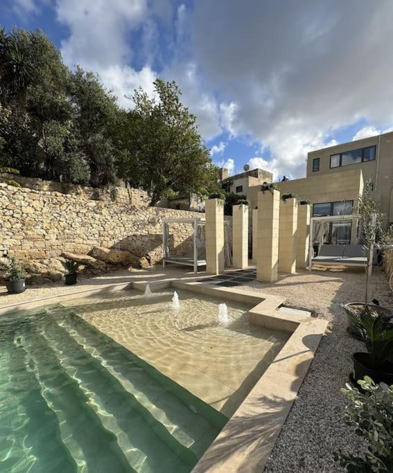 Villa Vera with private pool near Valletta view 4