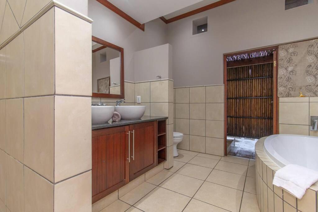 Zebula 14 Sleeper with Loft view 5