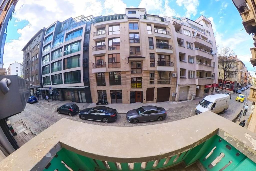 The Green Apartment in the heart of Old Sofia 1BDR