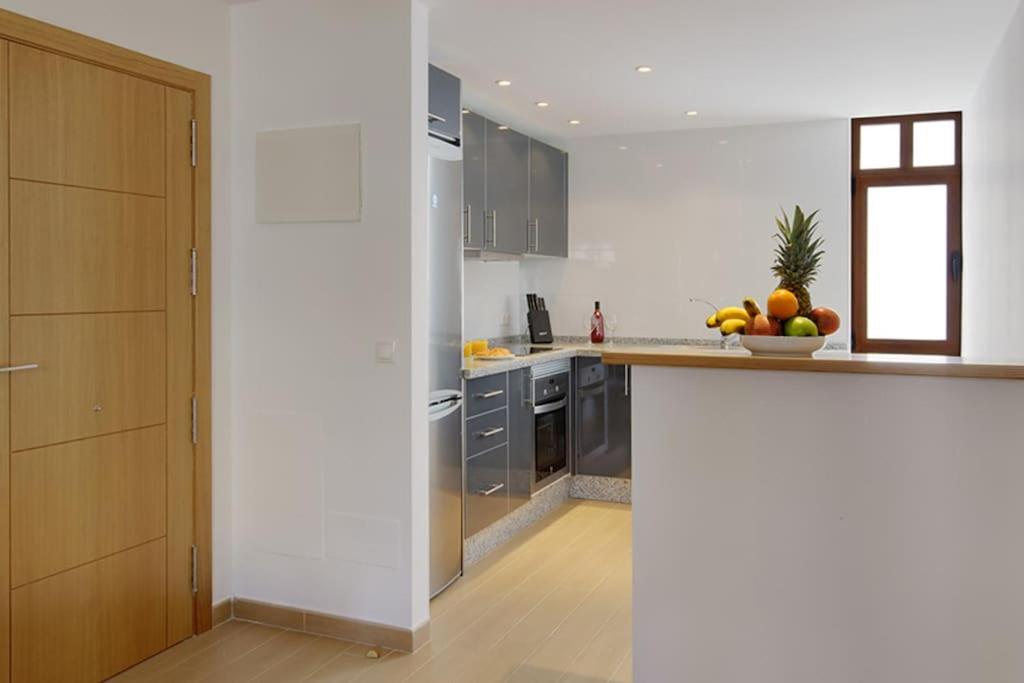 Beautiful, Very High Quality 2 bed Apartment view 4