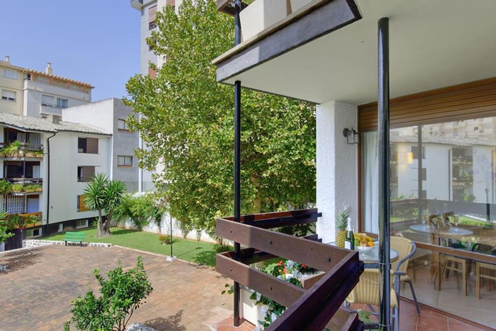 Beautiful, Very High Quality 2 bed Apartment view 5