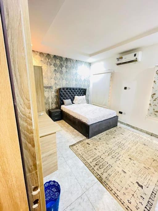 Four Bedrooms Short-let Apartments view 4