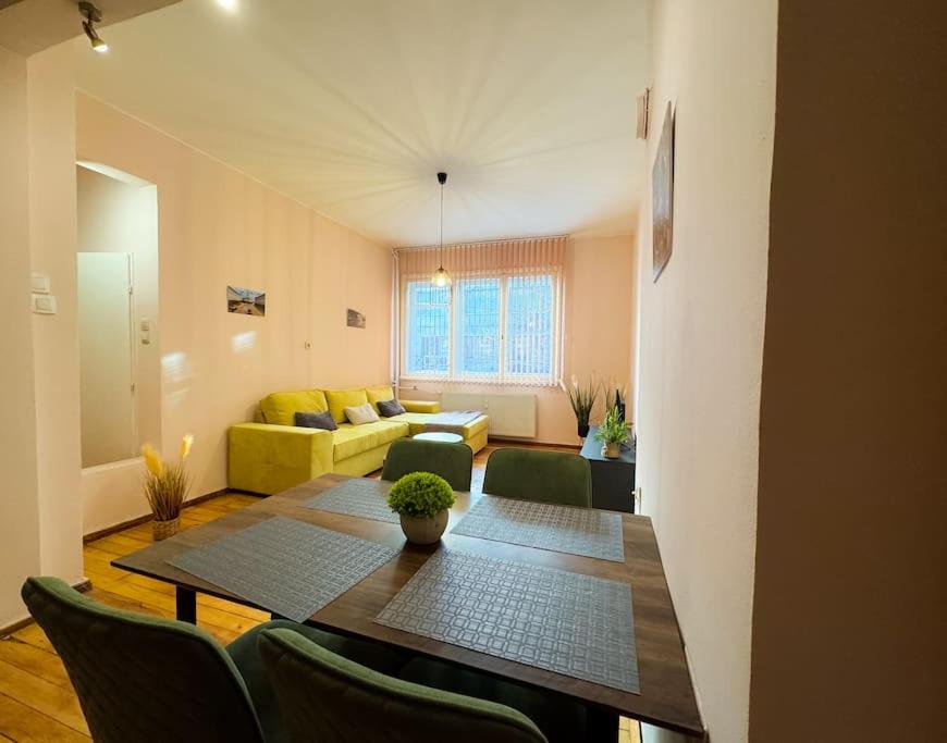 A gem in the heart of Sofia 1BDR str Slavyanska by Top Kvartiri Ltd
