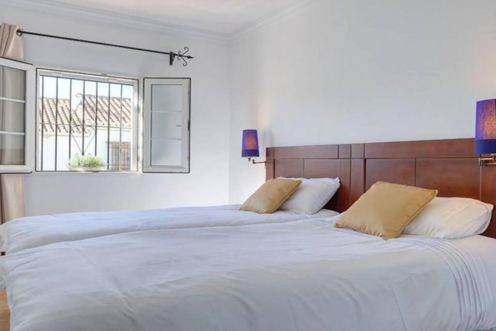Bright 2 Bedroom townhouse