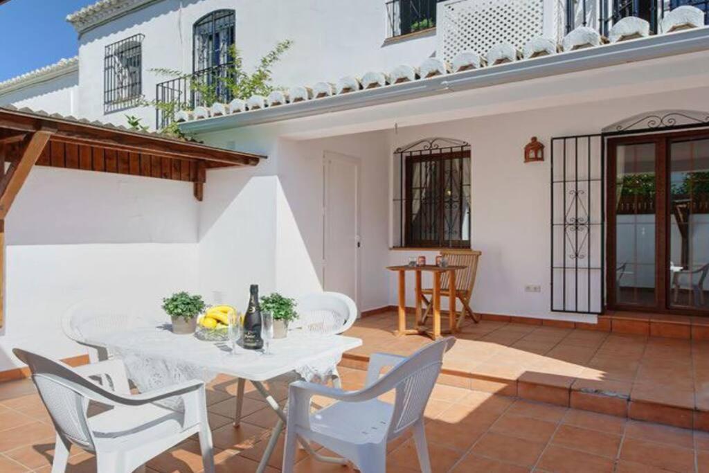 Bright 2 Bedroom townhouse
