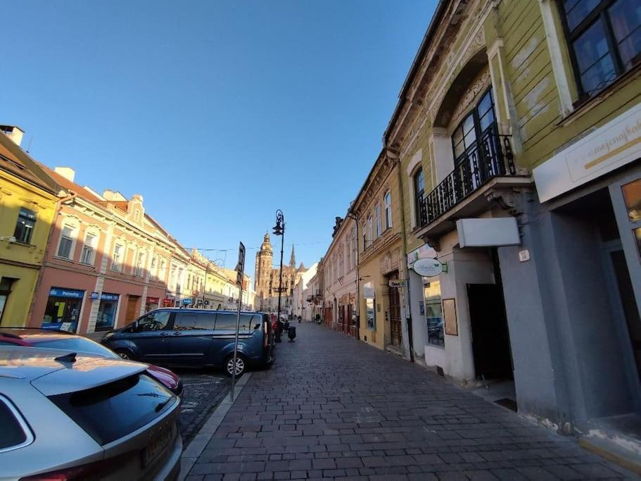 Matilda Old Town Apartment with free 2 car parking