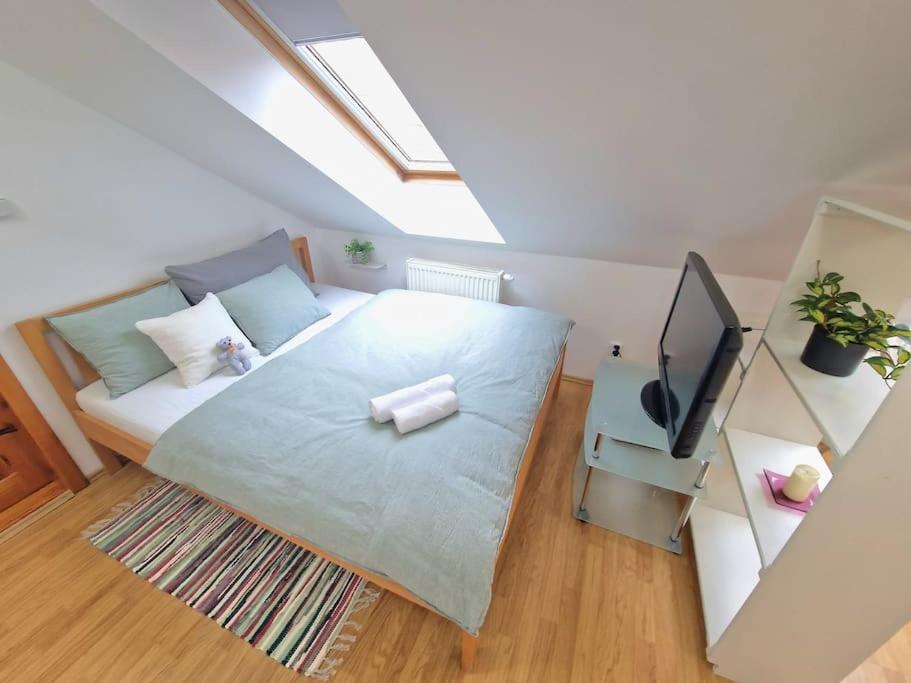 Matilda Old Town Apartment with free 2 car parking