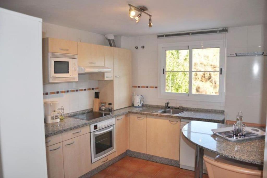 5 bedroom villa to rent in La Sierrezuela, Mijas
