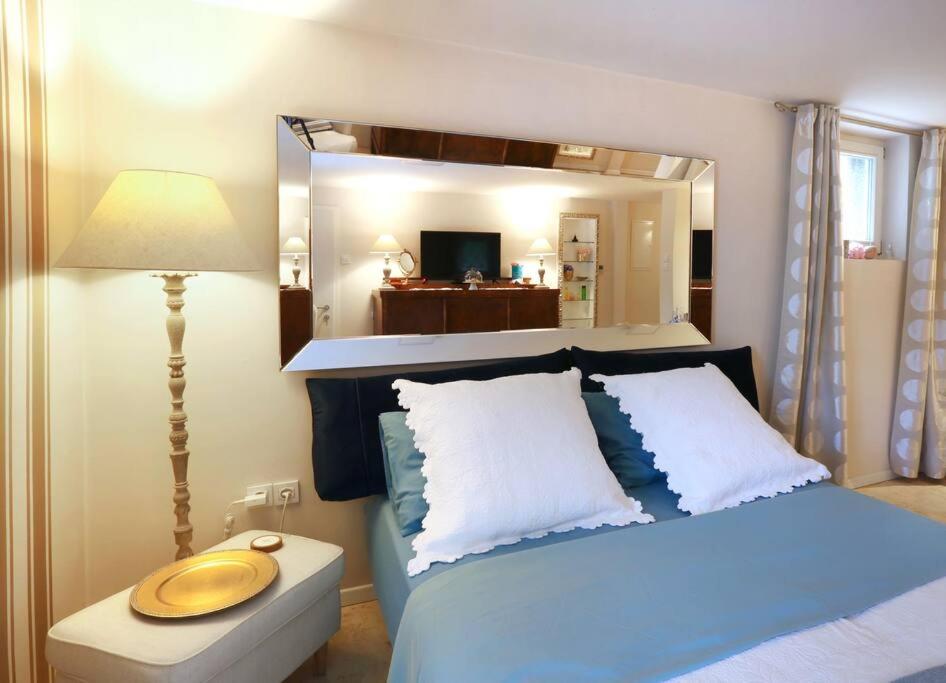 Romantic nest with free parking