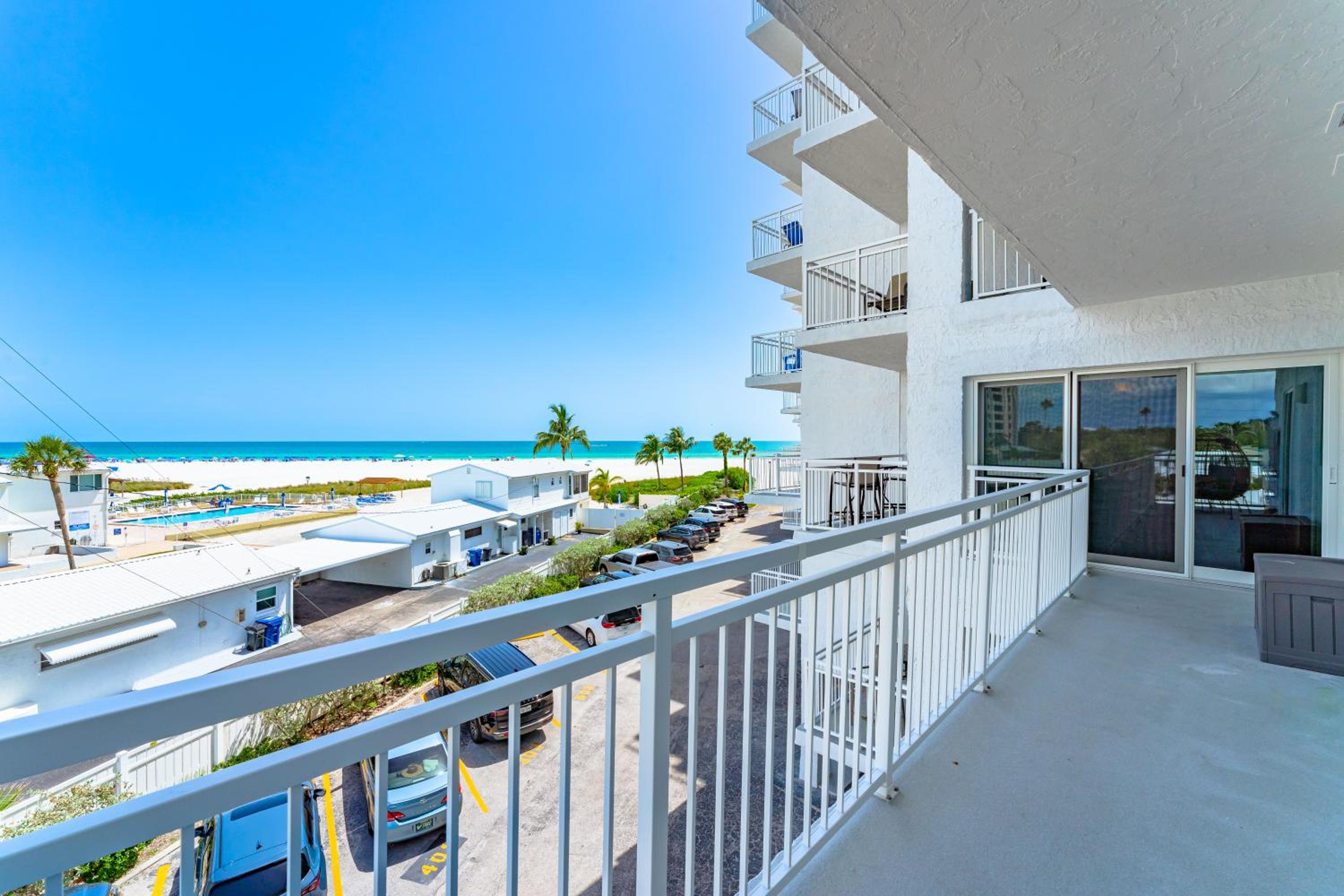 Jamaica Royale Beachfront Tower By Beachside Management