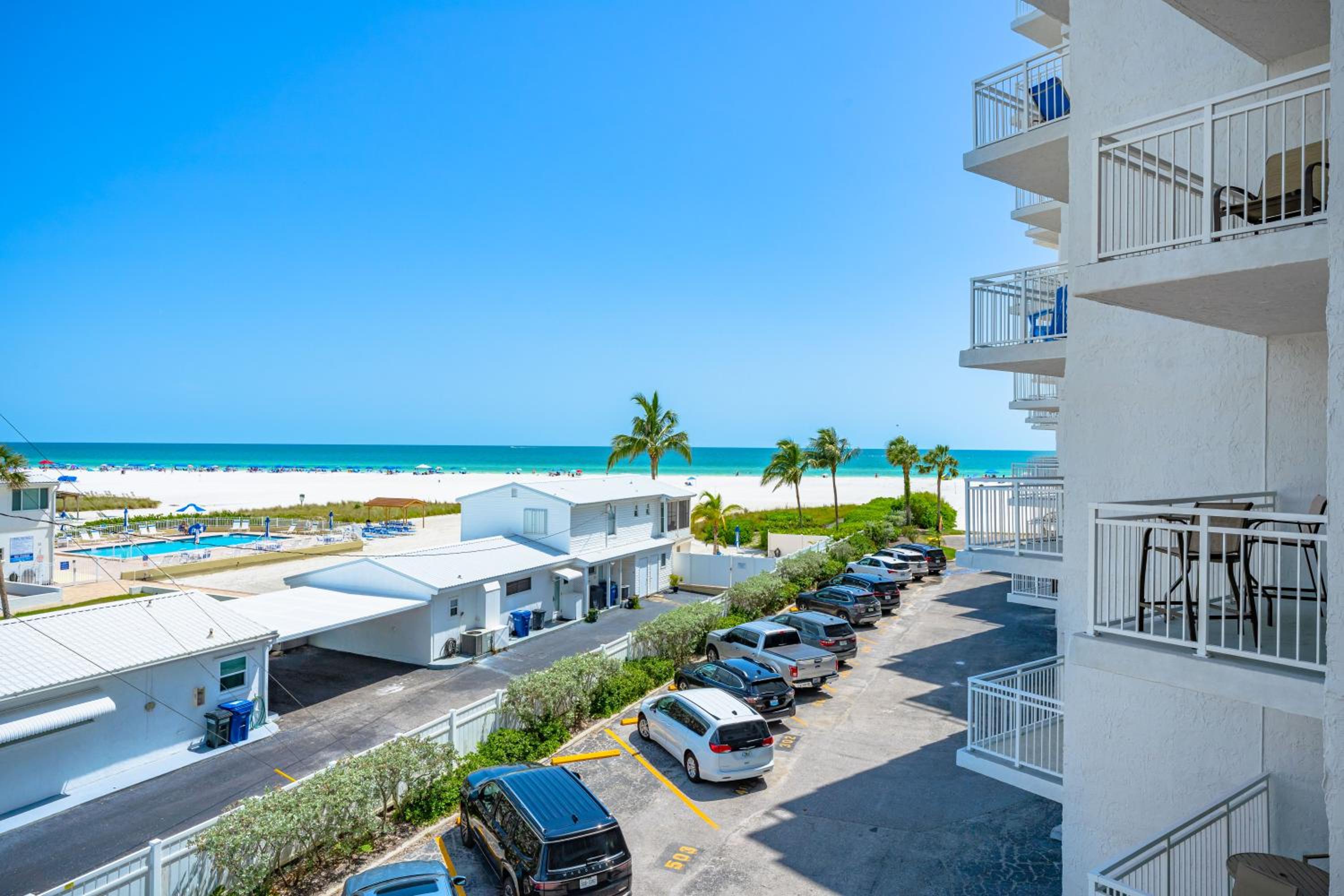 Jamaica Royale Beachfront Tower By Beachside Management