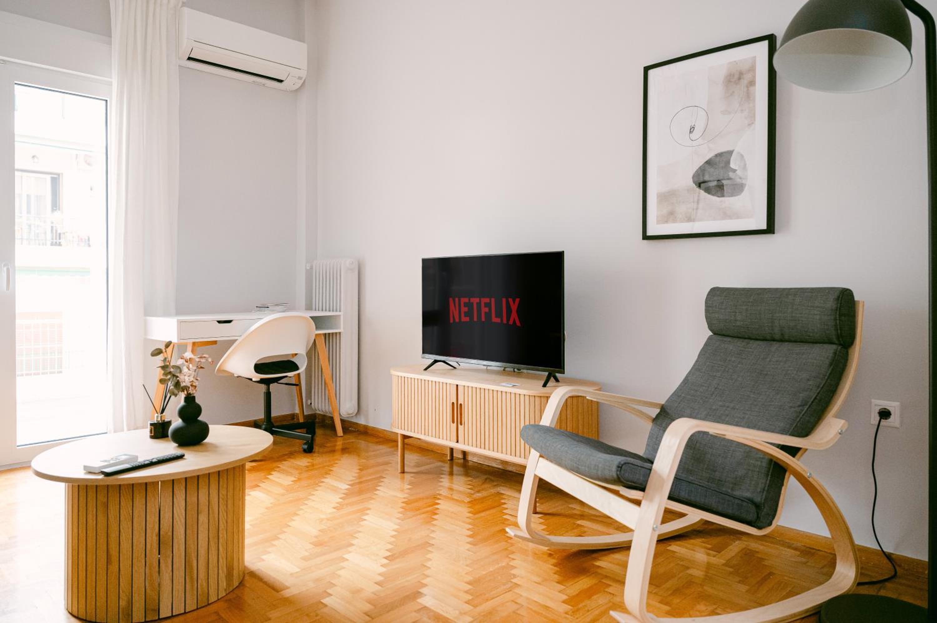 Quiet 2BR home in Katehaki metro