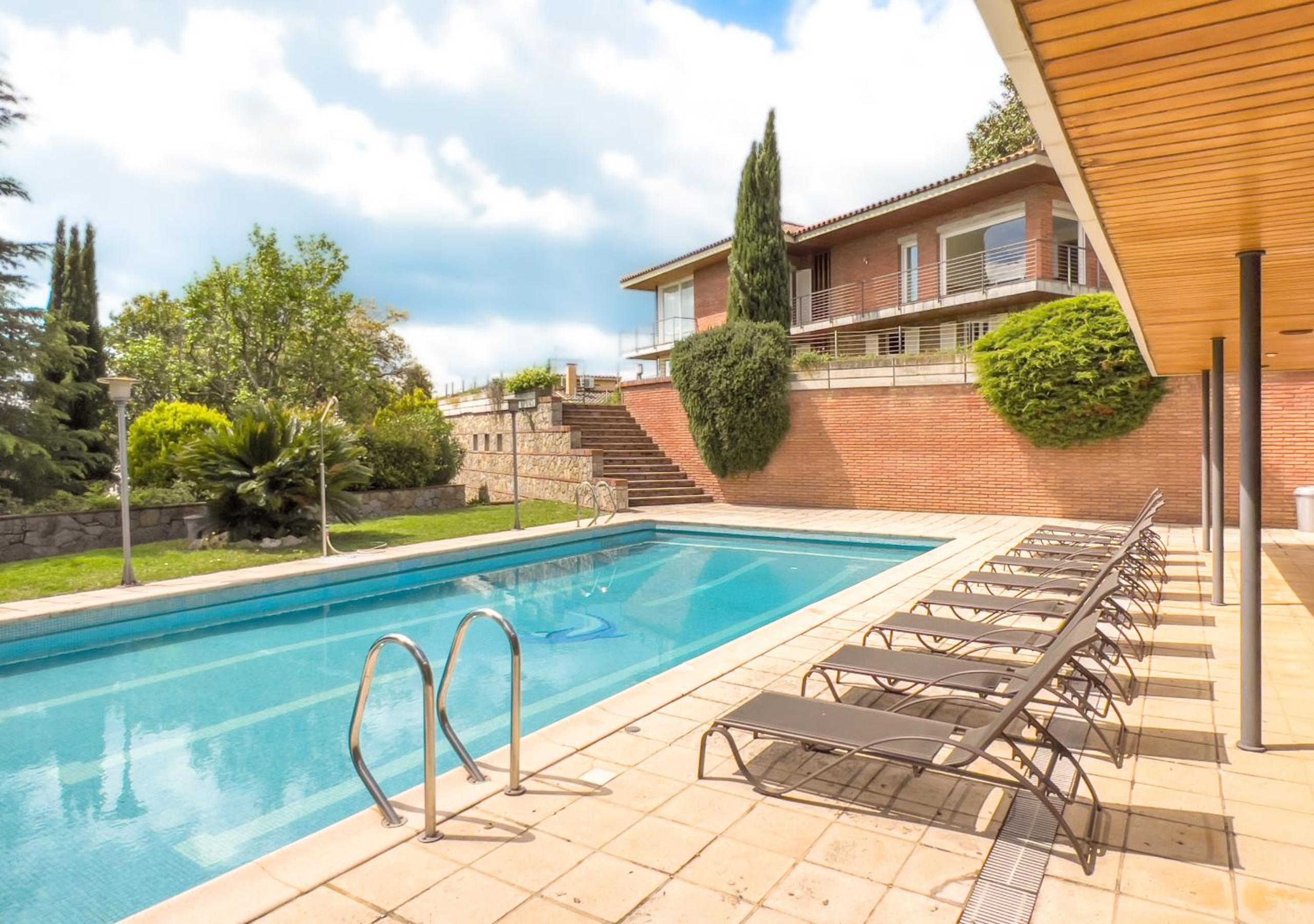 Majordoms - Sports Villa Banyoles