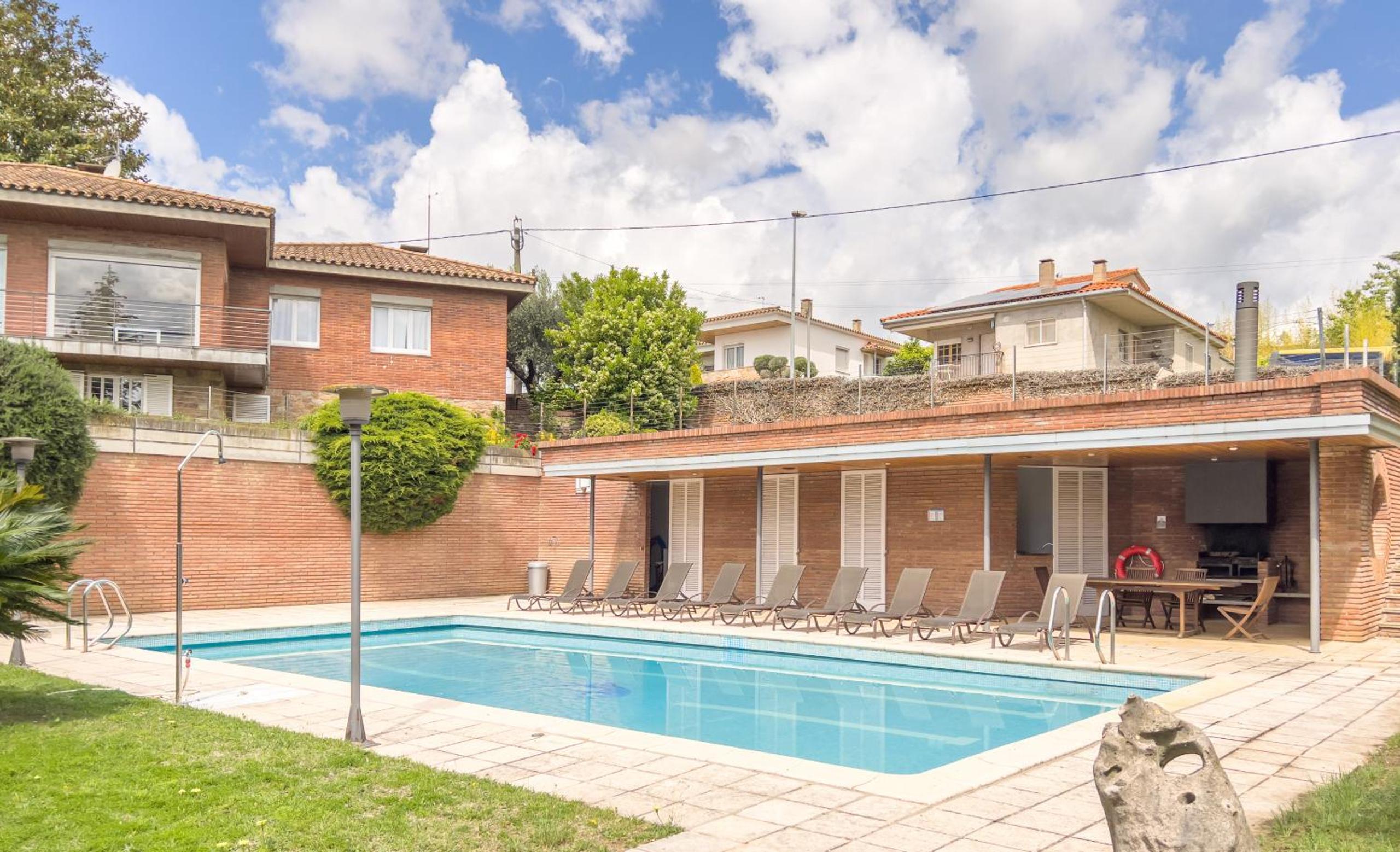 Majordoms - Sports Villa Banyoles