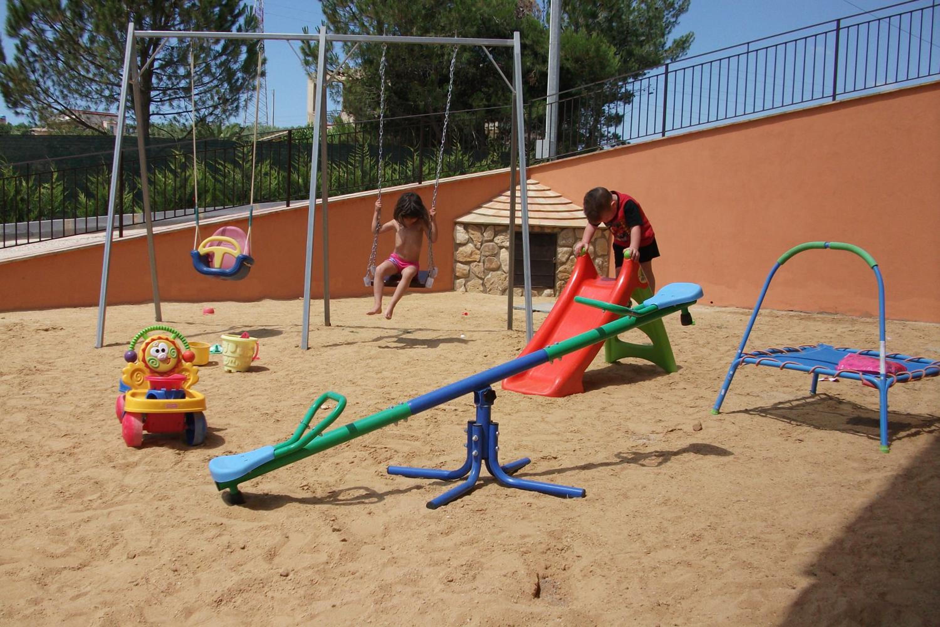 Villa Gioiosa Vacation in Sicily with private fenced pool & hydro-massage