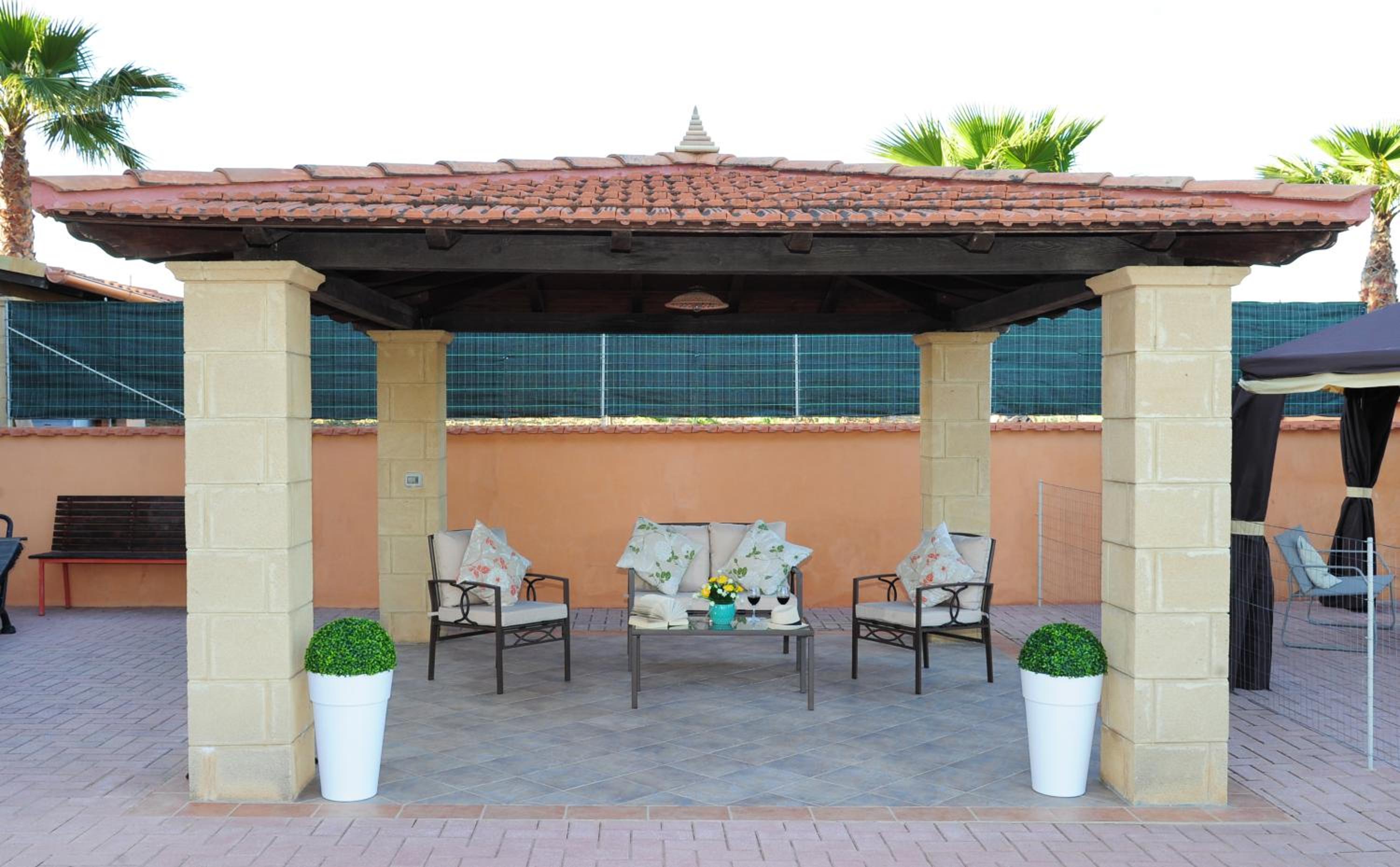 Villa Gioiosa Vacation in Sicily with private fenced pool & hydro-massage