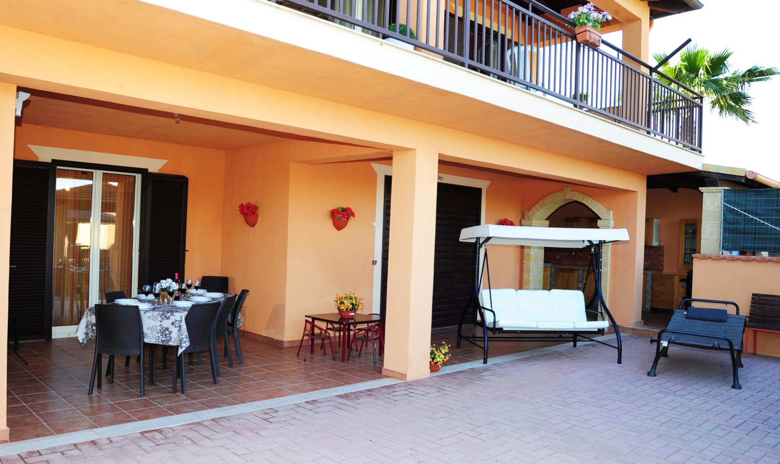 Villa Gioiosa Vacation in Sicily with private fenced pool & hydro-massage