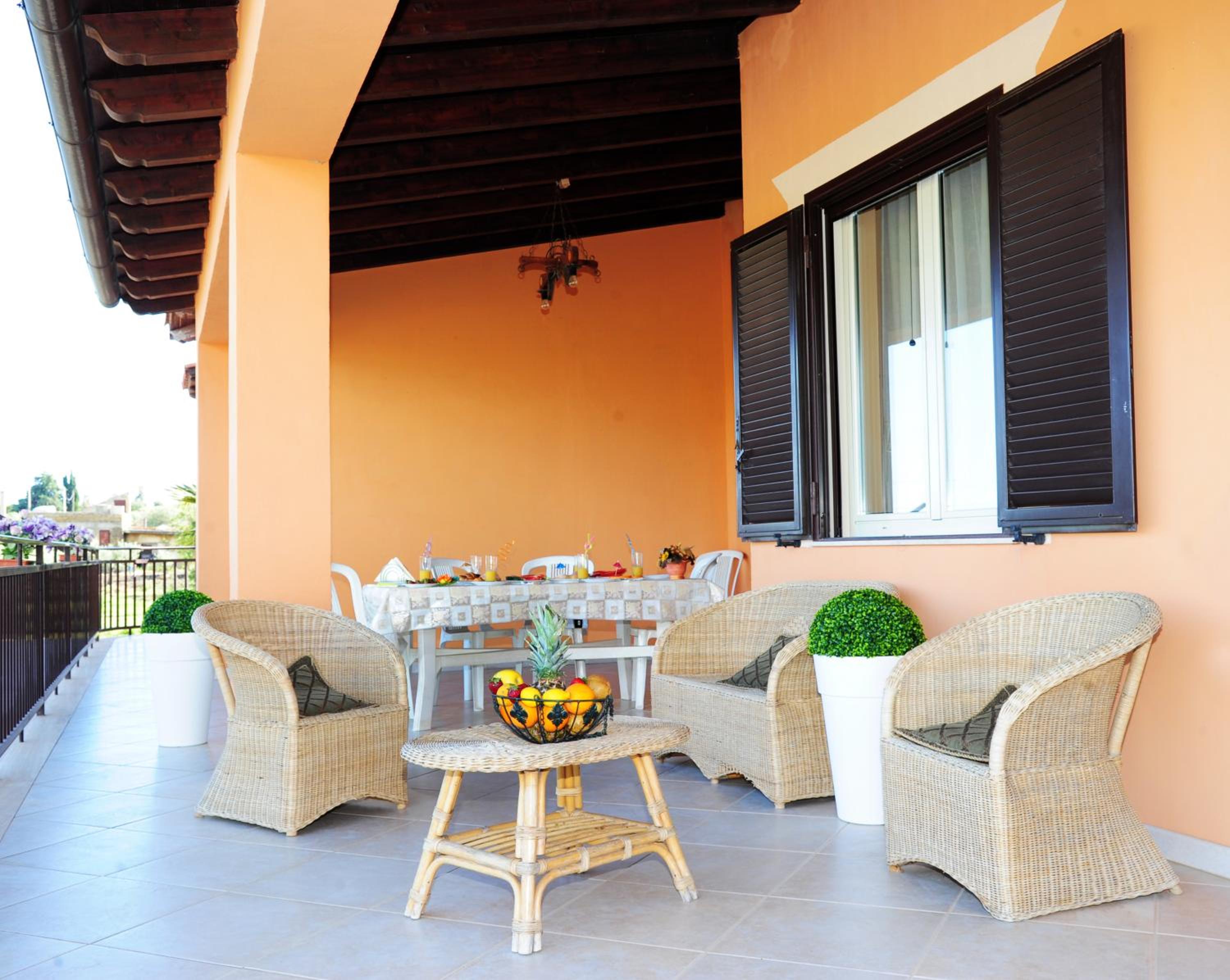 Villa Gioiosa Vacation in Sicily with private fenced pool & hydro-massage