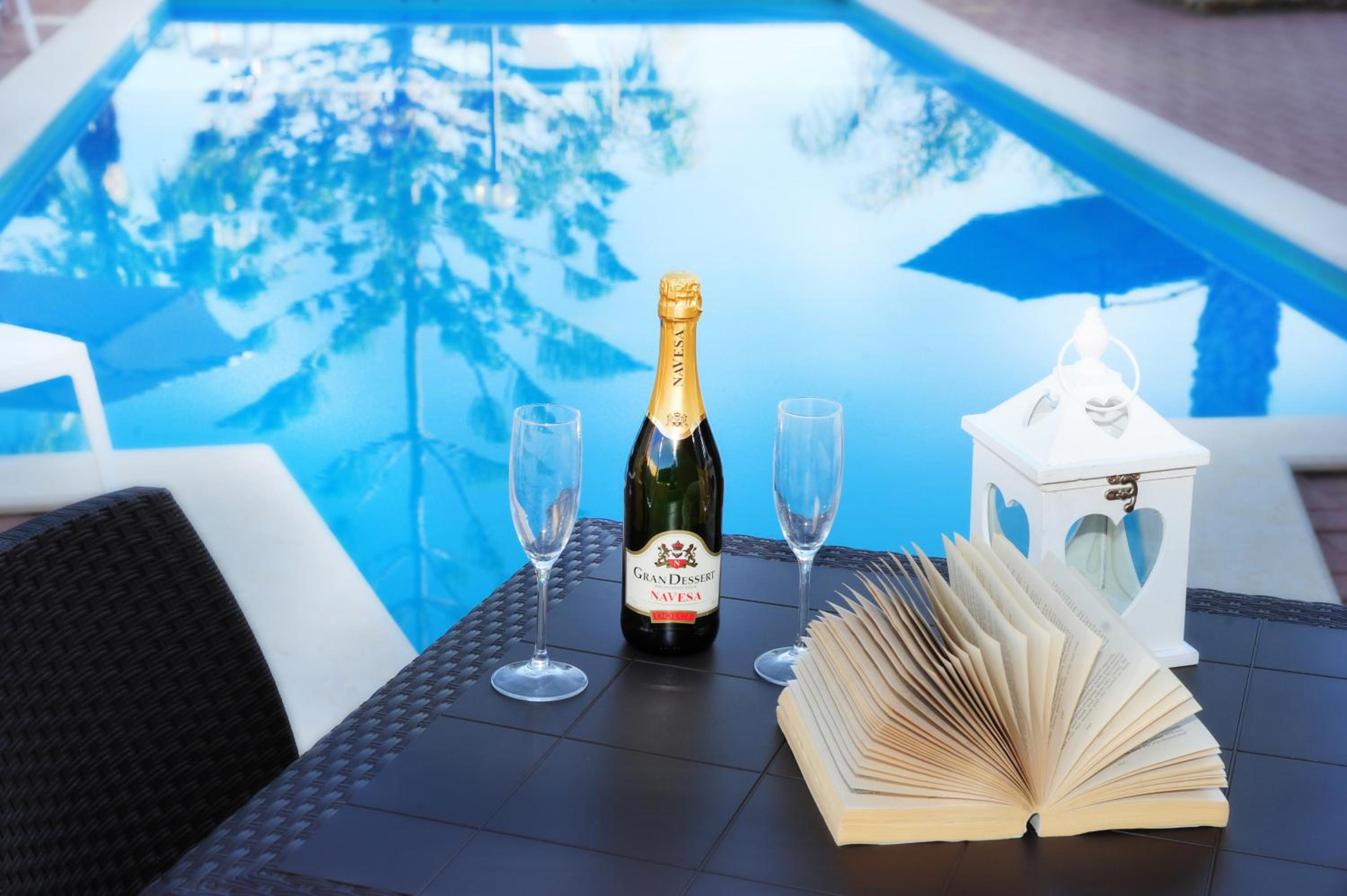 Villa Gioiosa Vacation in Sicily with private fenced pool & hydro-massage