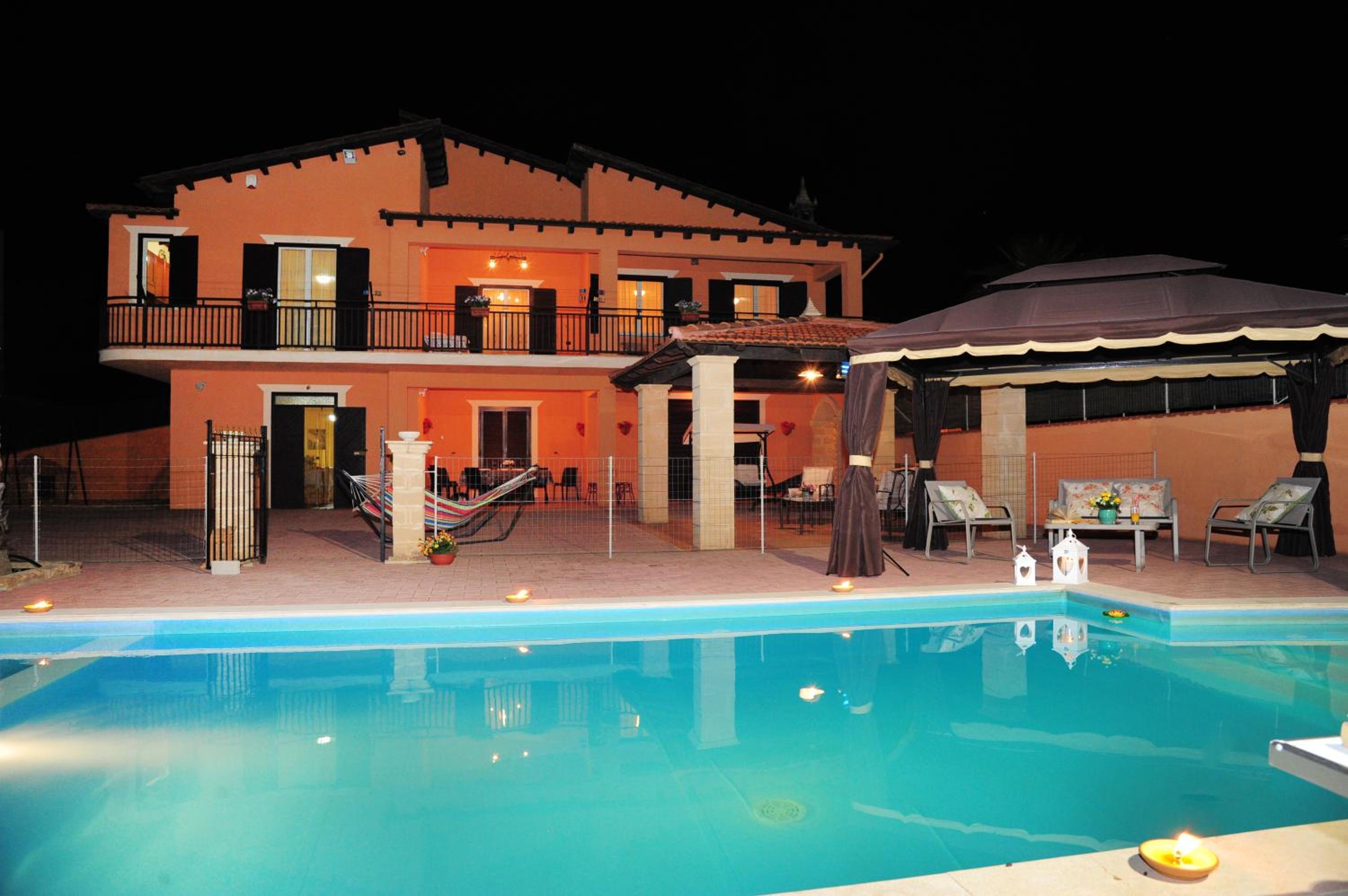 Villa Gioiosa Vacation in Sicily with private fenced pool & hydro-massage
