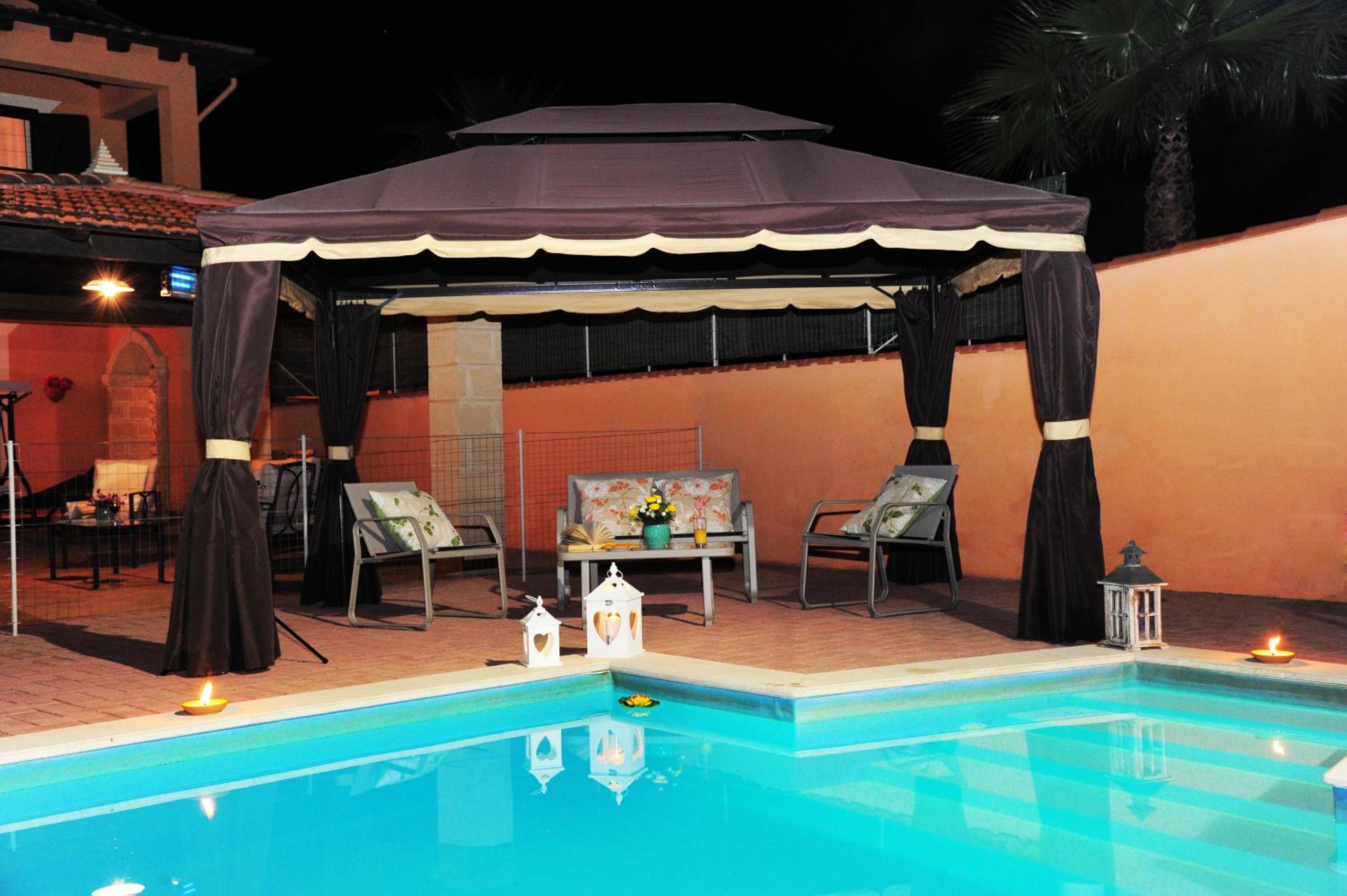 Villa Gioiosa Vacation in Sicily with private fenced pool & hydro-massage