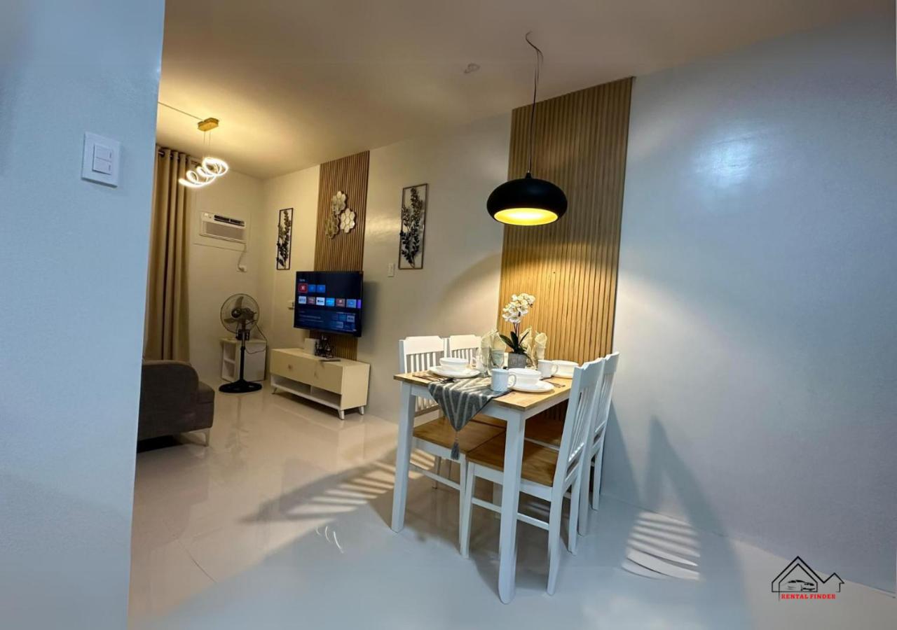 Entire Studio with Balcony, FREE Pool, FREE Parking & FREE Gym near Airport - B2 5Chrysolite
