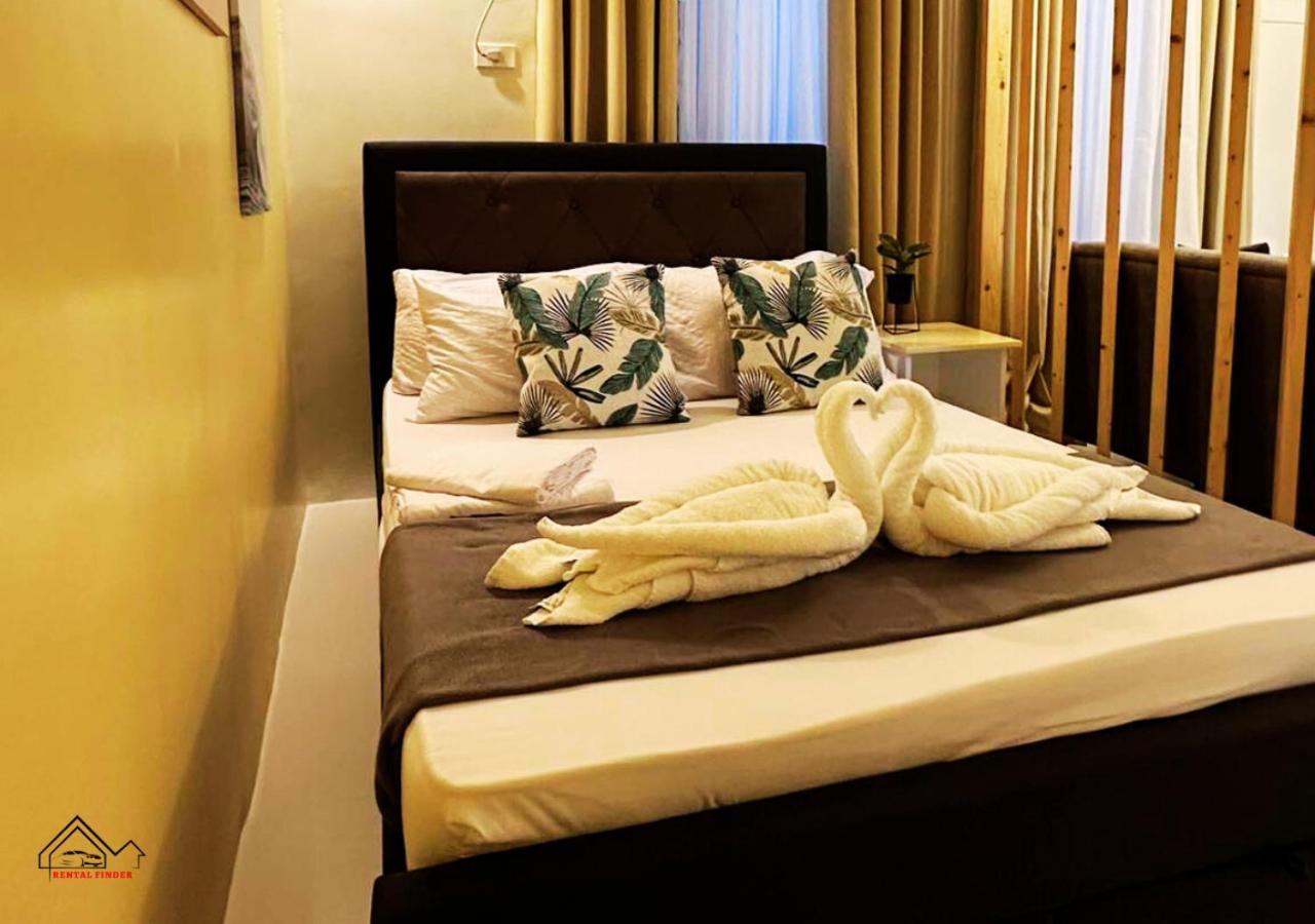 Entire Studio with Balcony, FREE Pool, FREE Parking & FREE Gym near Airport - B2 5Chrysolite