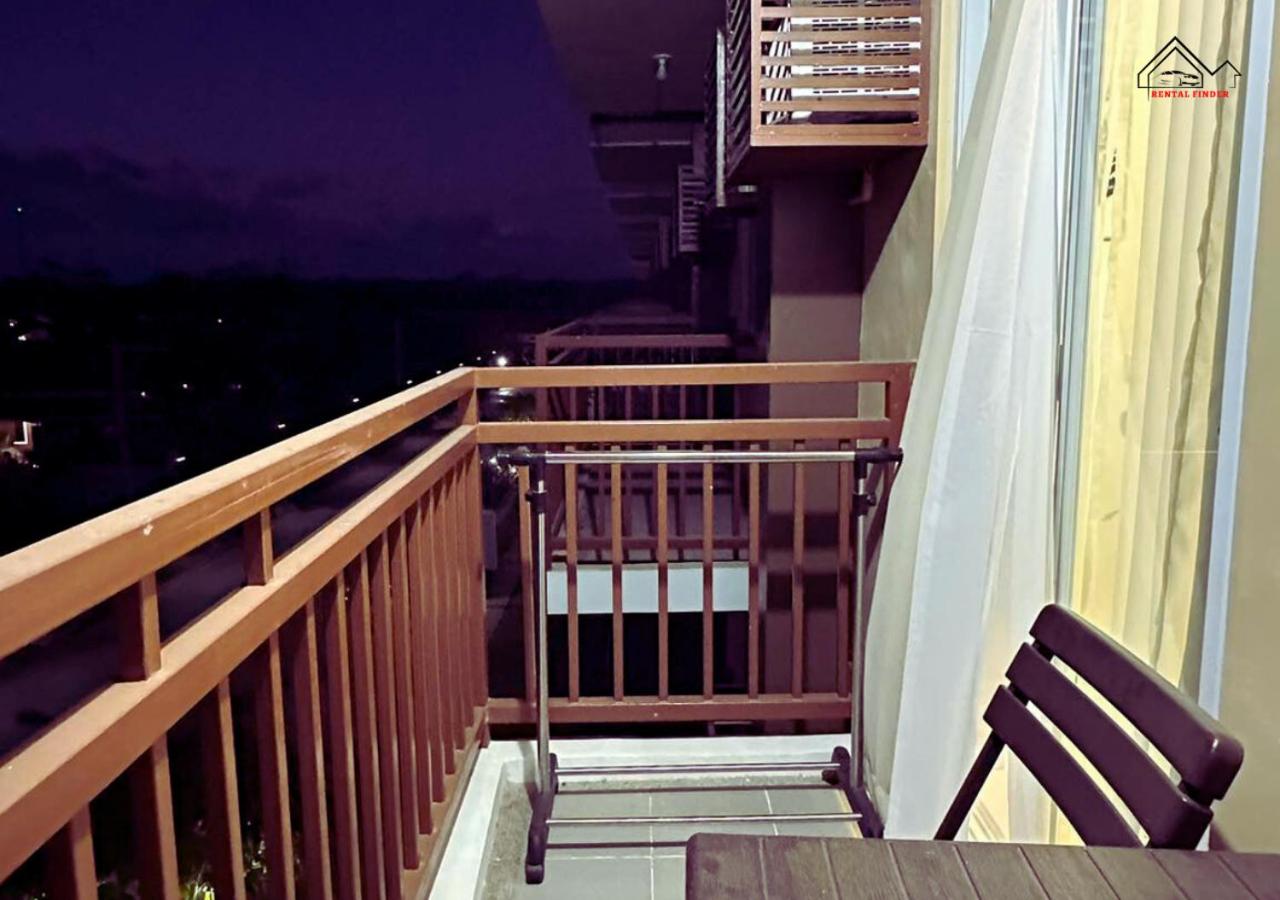 Entire Studio with Balcony, FREE Pool, FREE Parking & FREE Gym near Airport - B2 5Chrysolite