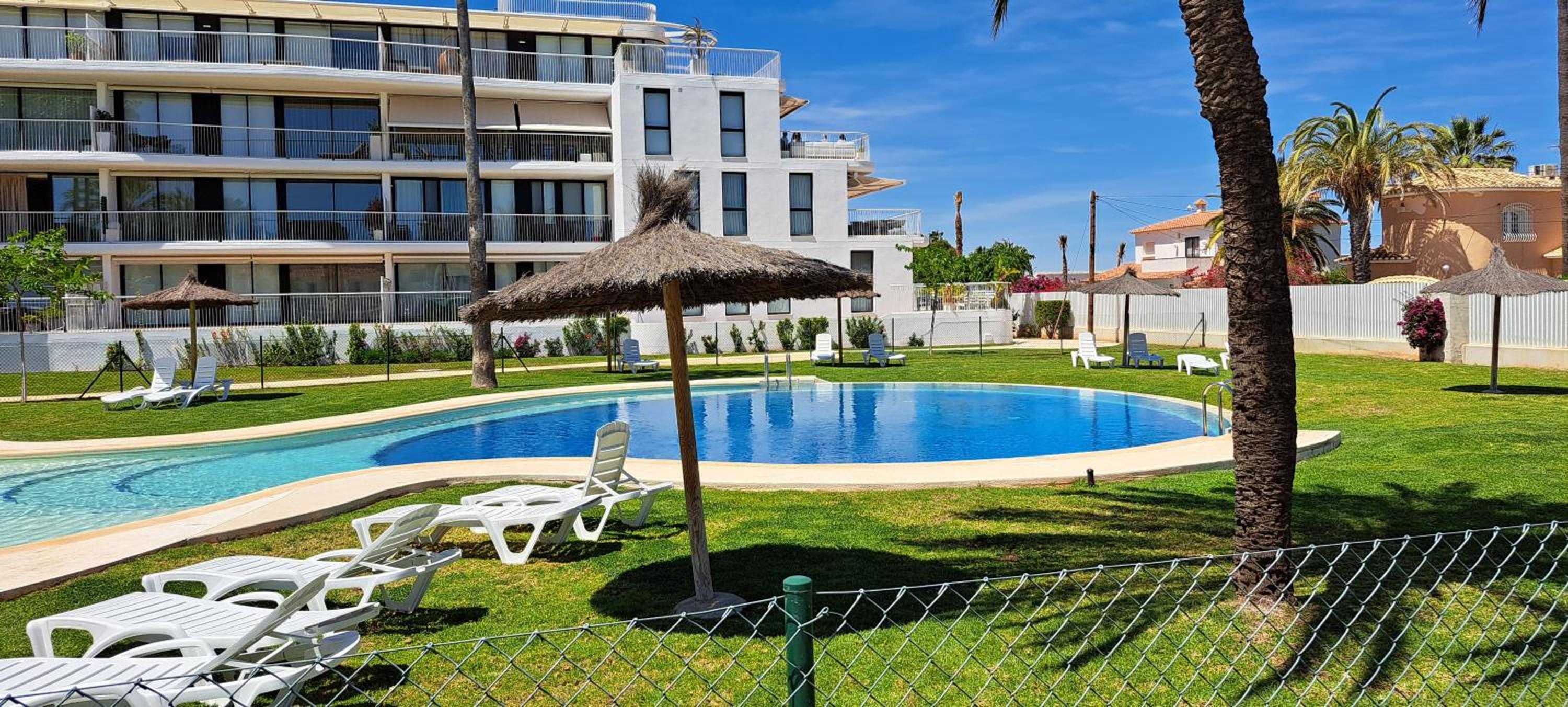 Apartamento junto al mar en Residencial Denia Beach