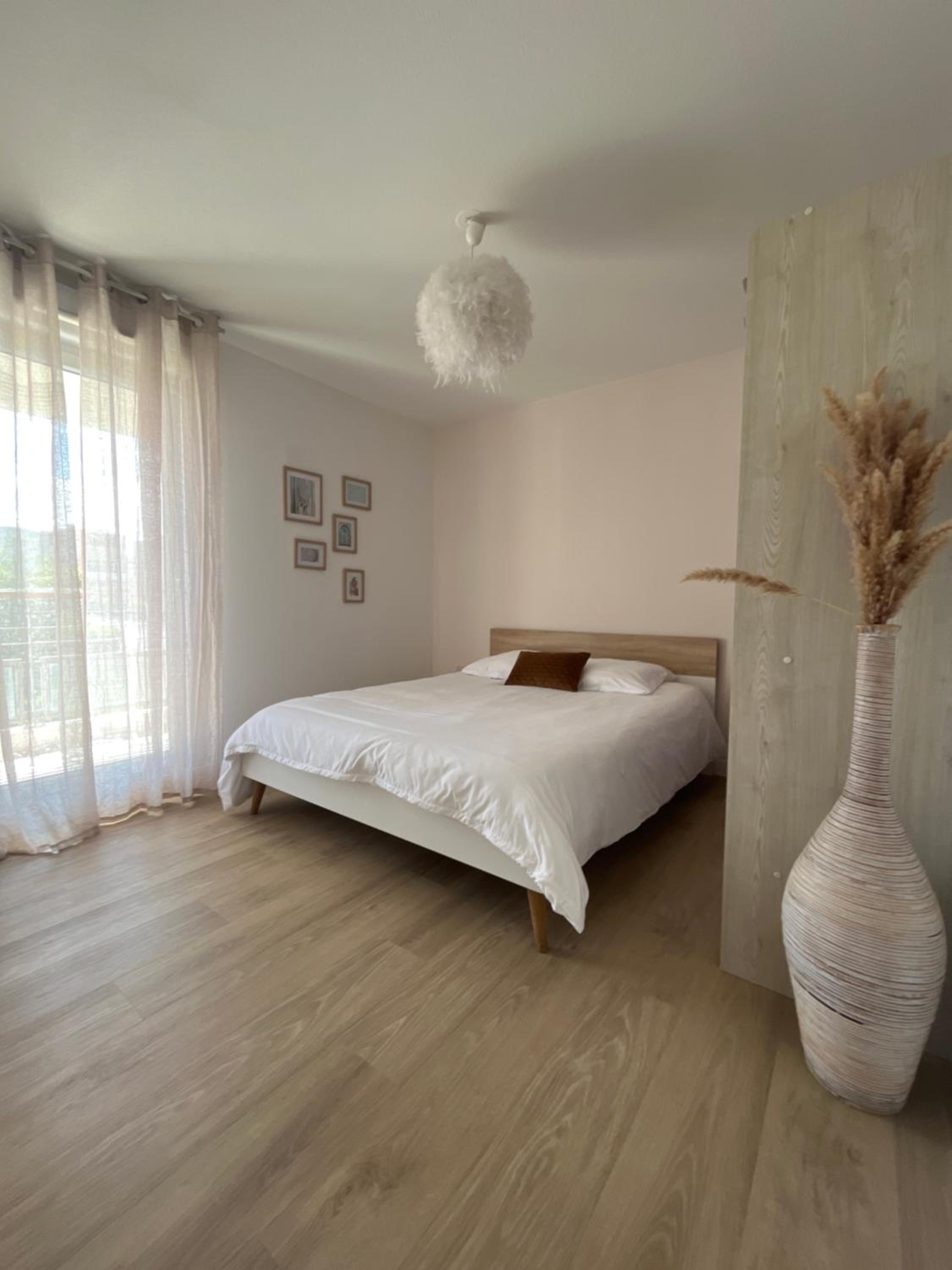 Appartement 2 chambres dans résidence avec piscine et parking