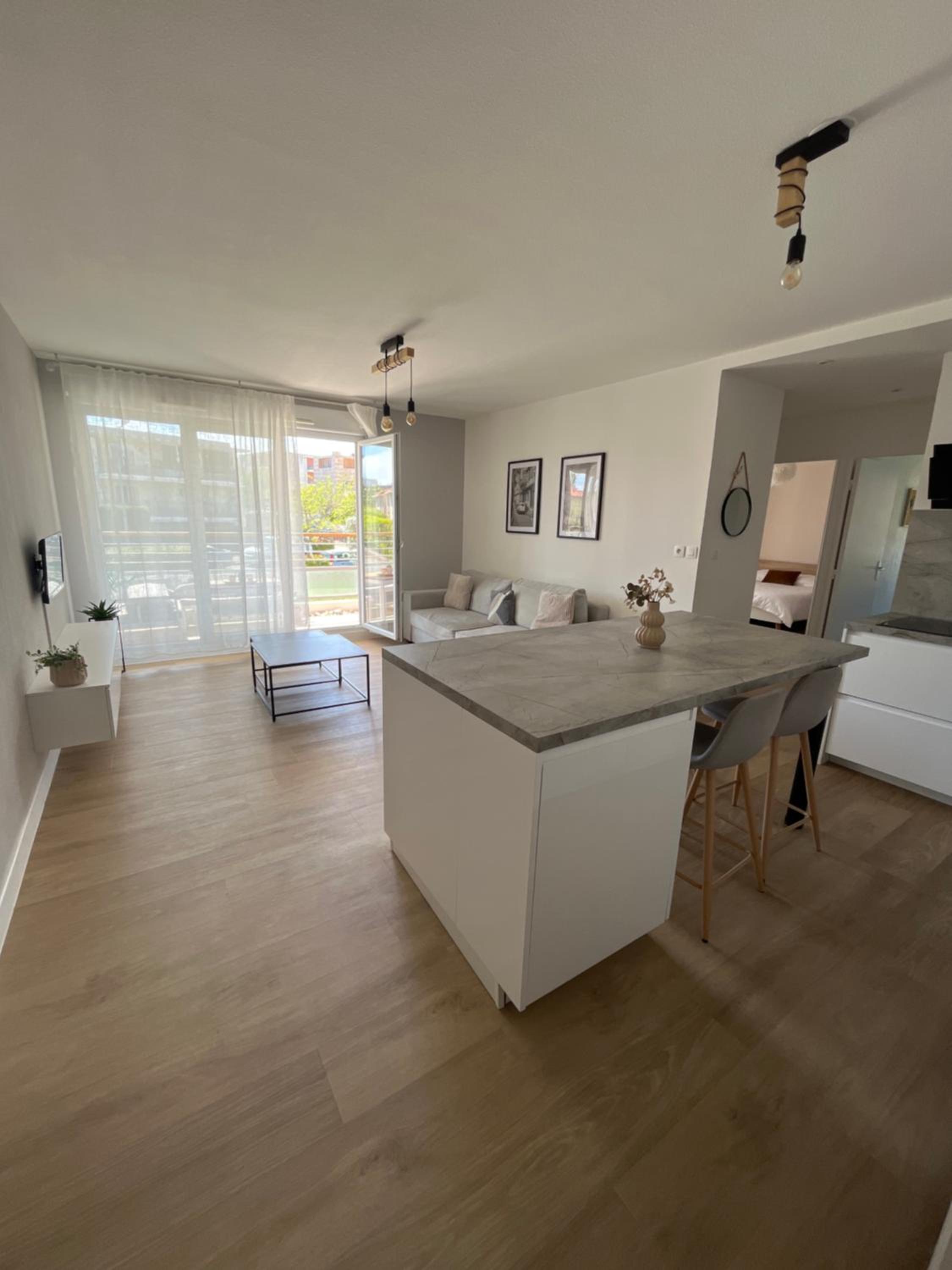 Appartement 2 chambres dans résidence avec piscine et parking