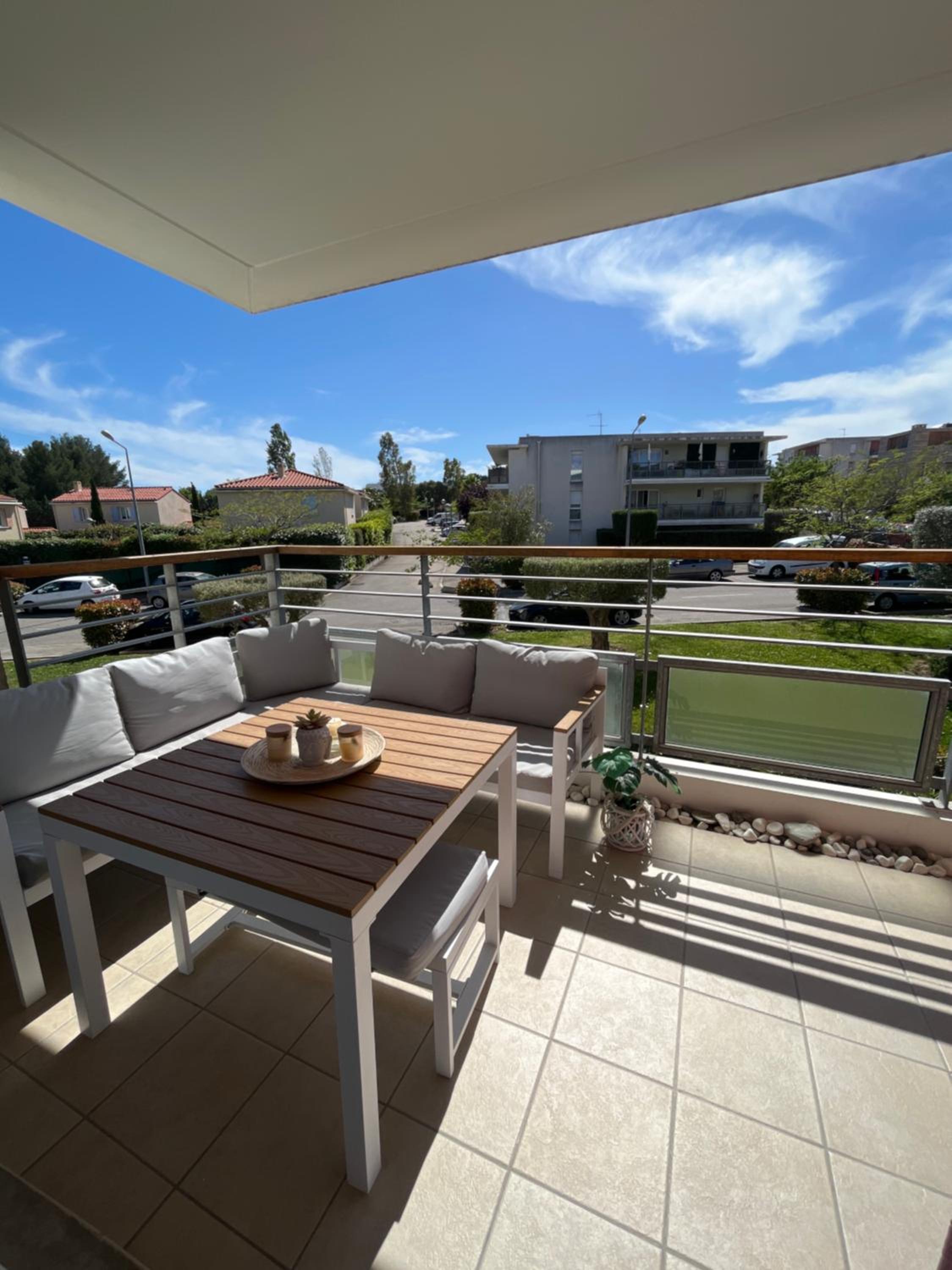 Appartement 2 chambres dans résidence avec piscine et parking