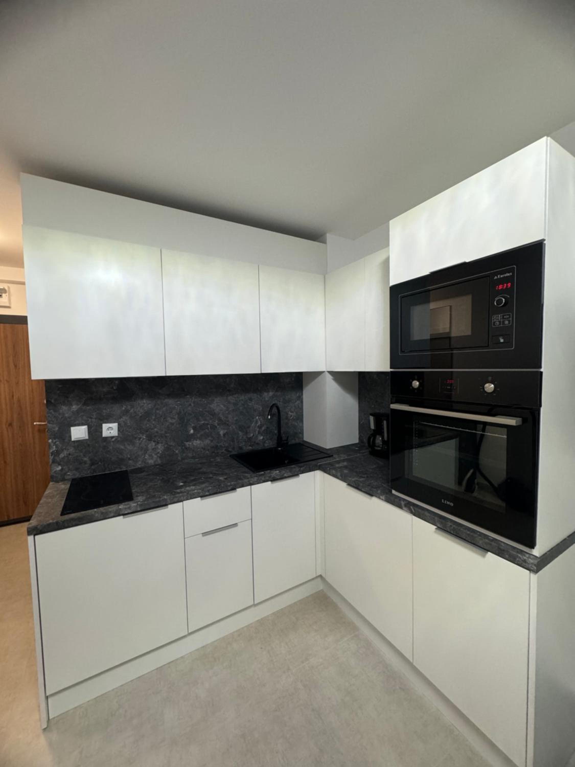 Premium Ferienwohnung SWETI WLAS Polarstar Beach Luxury Apartment 150 m zum Strand Pool 3 Balkone Meeresblick Google TV bis zu 6 Personen