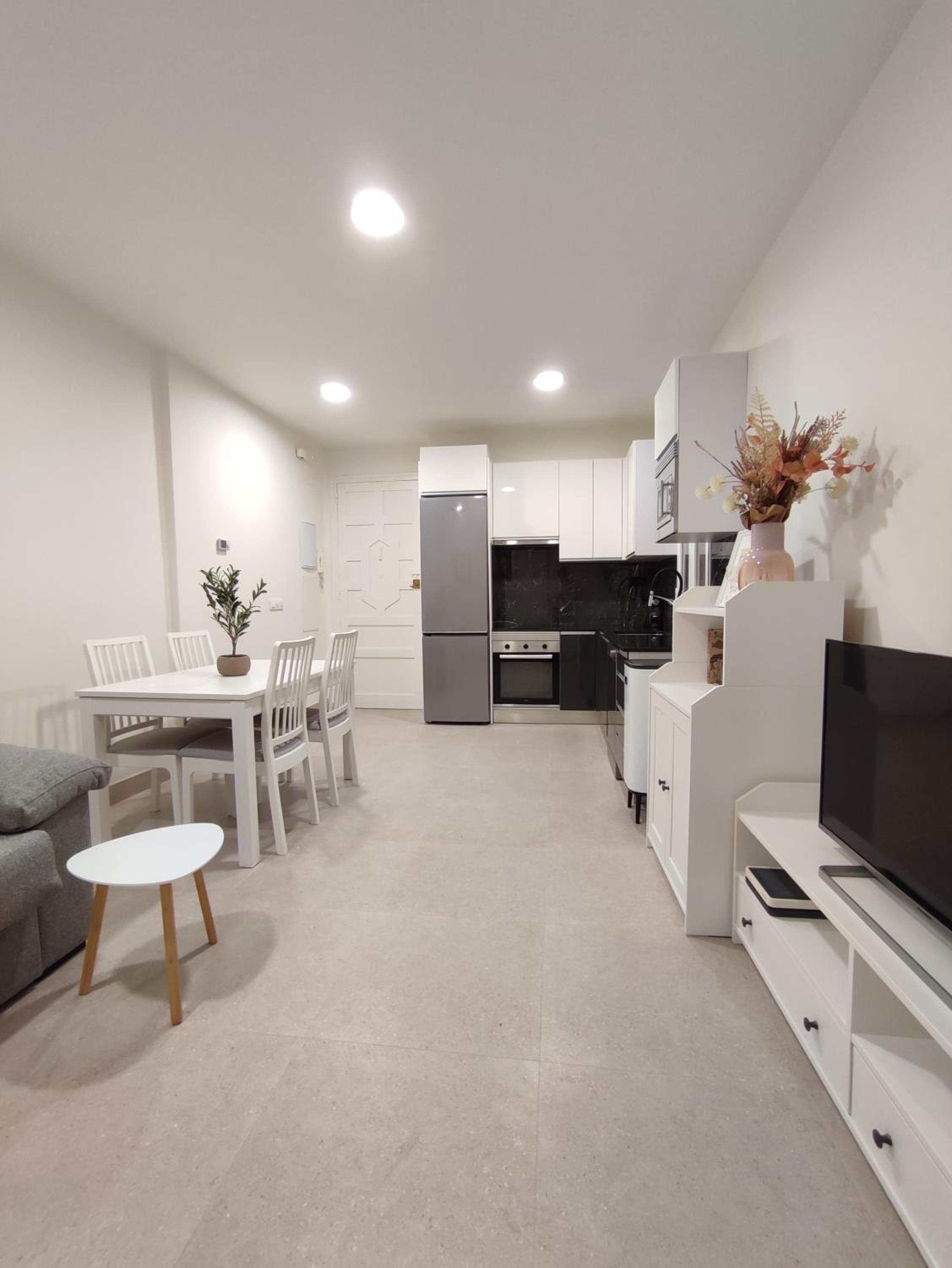 MON ART - Piso turístico en el centro de Logroño - ESTACIÓN DE TREN LOGROÑO photo 4