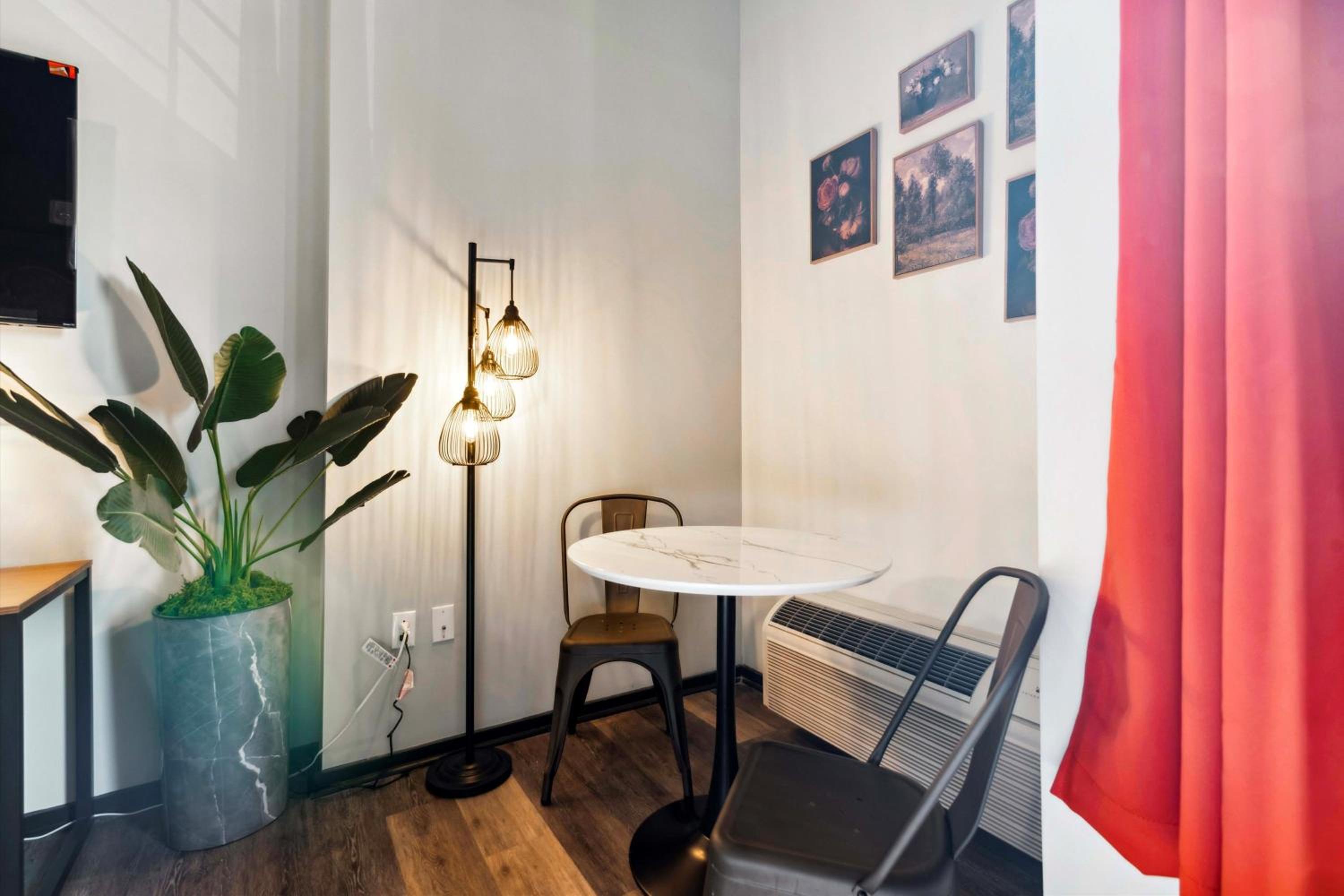 Large 3BR Apts & Studios, Gym, Game Room view 4