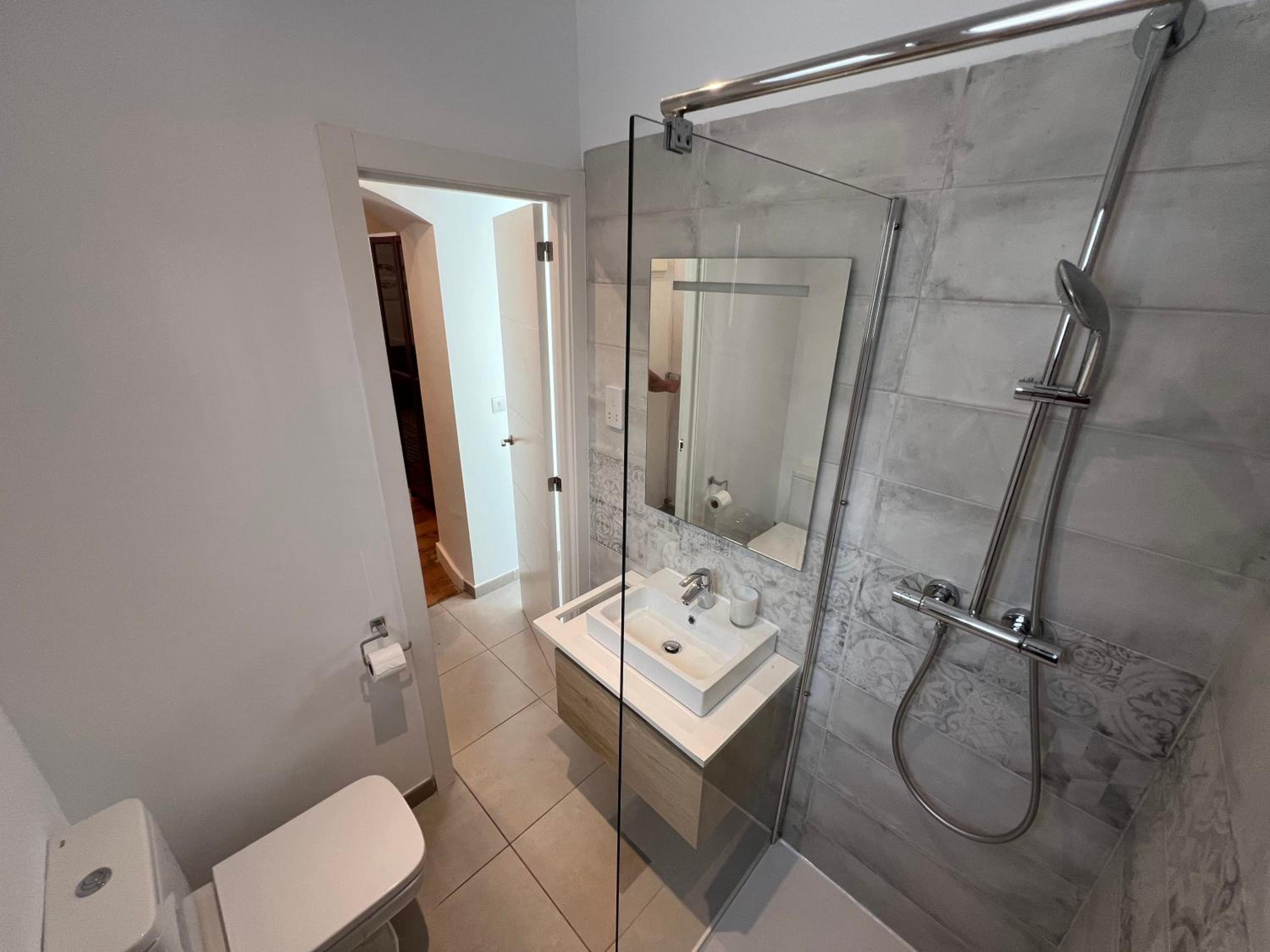 Luxe 2BR Family Oasis in Gibraltar view 5