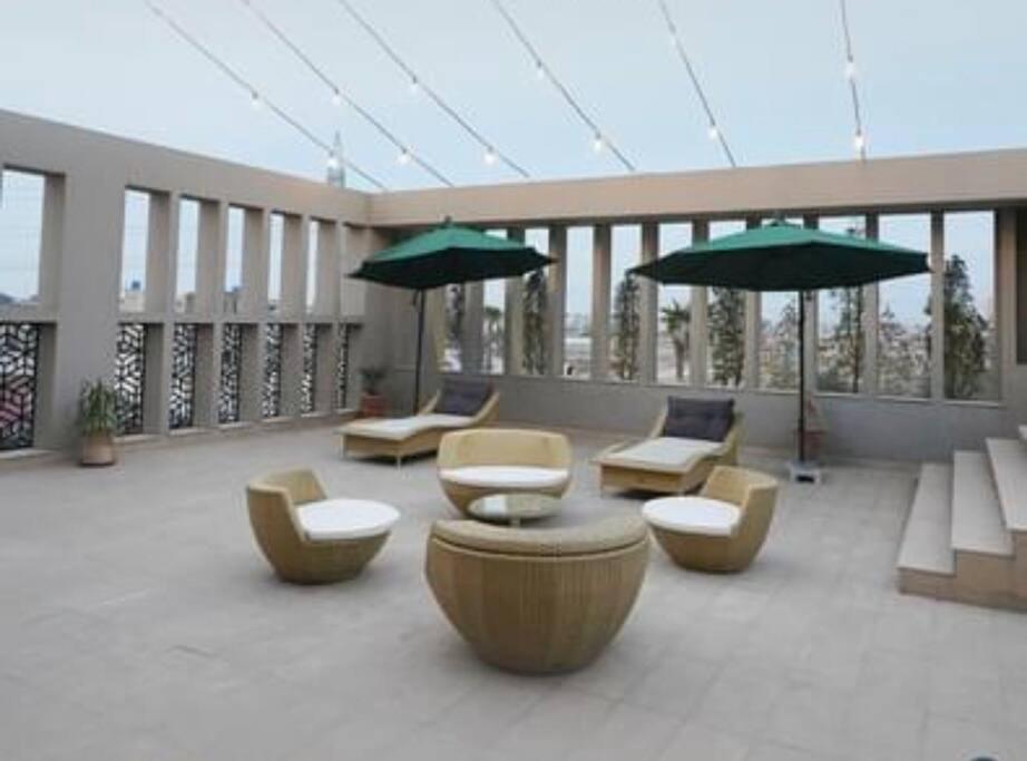 Homey Stays - Luxe Studio Apartment view 4