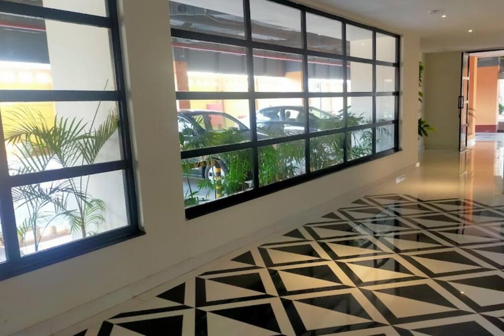 Homey Stays - Luxe Studio Apartment view 5