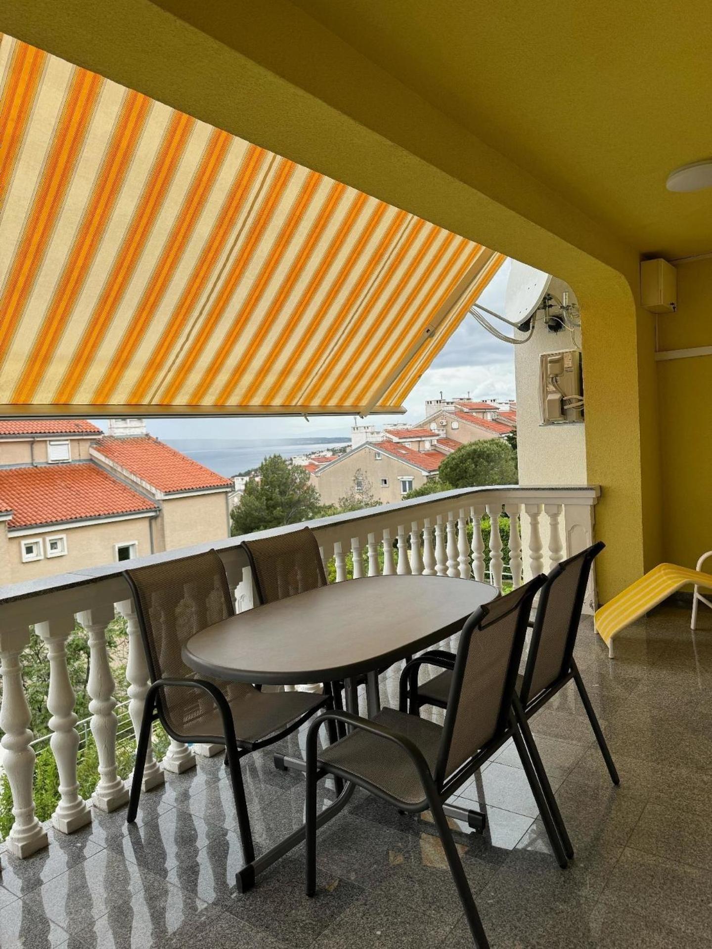 Ferienapartment in Strandnähe, mit Balkon und Meerblick