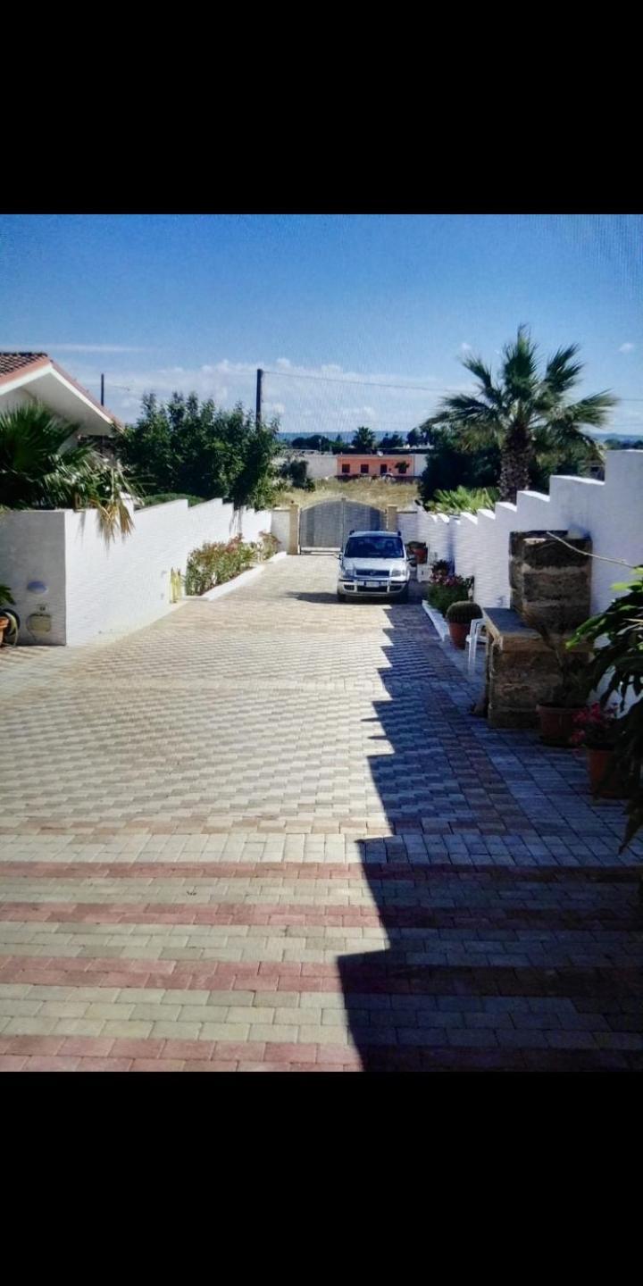 Mery House