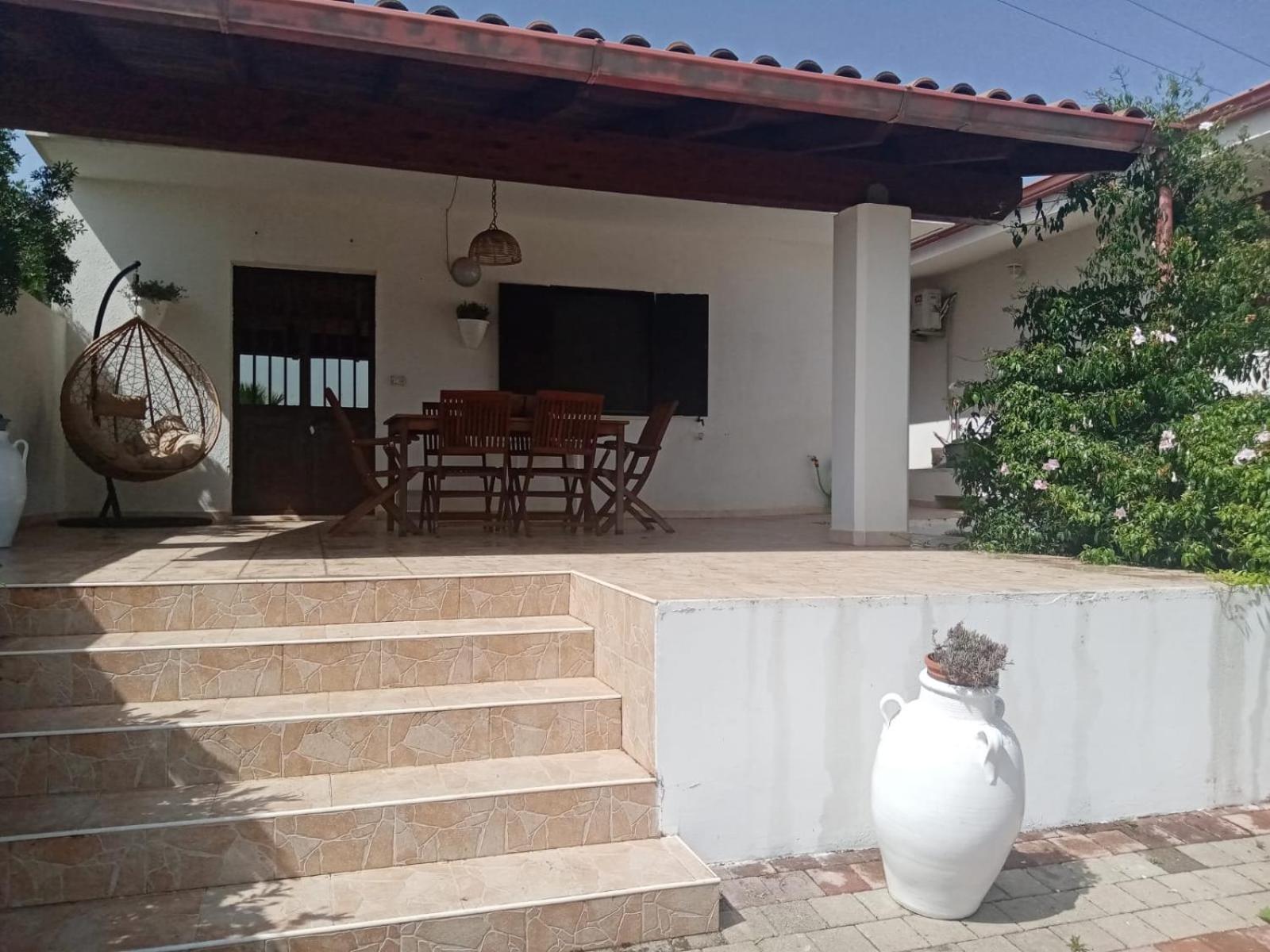 Mery House