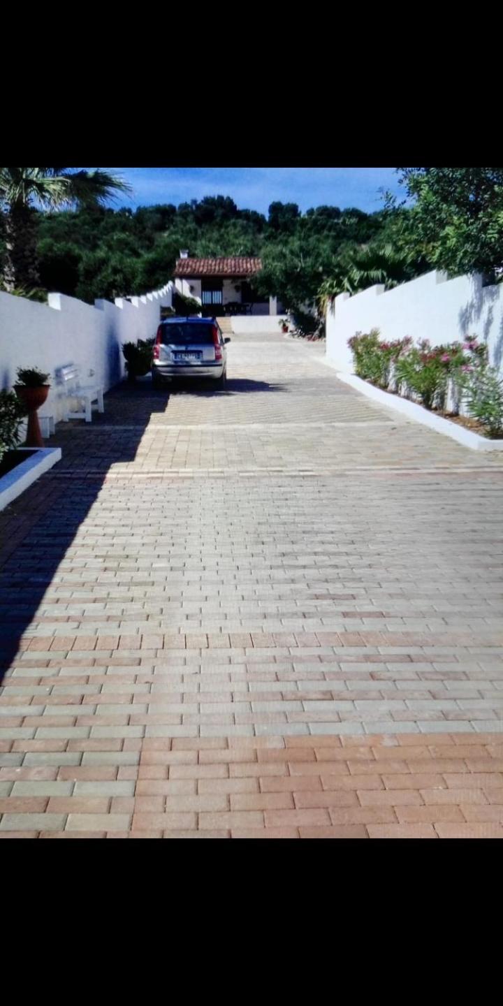 Mery House