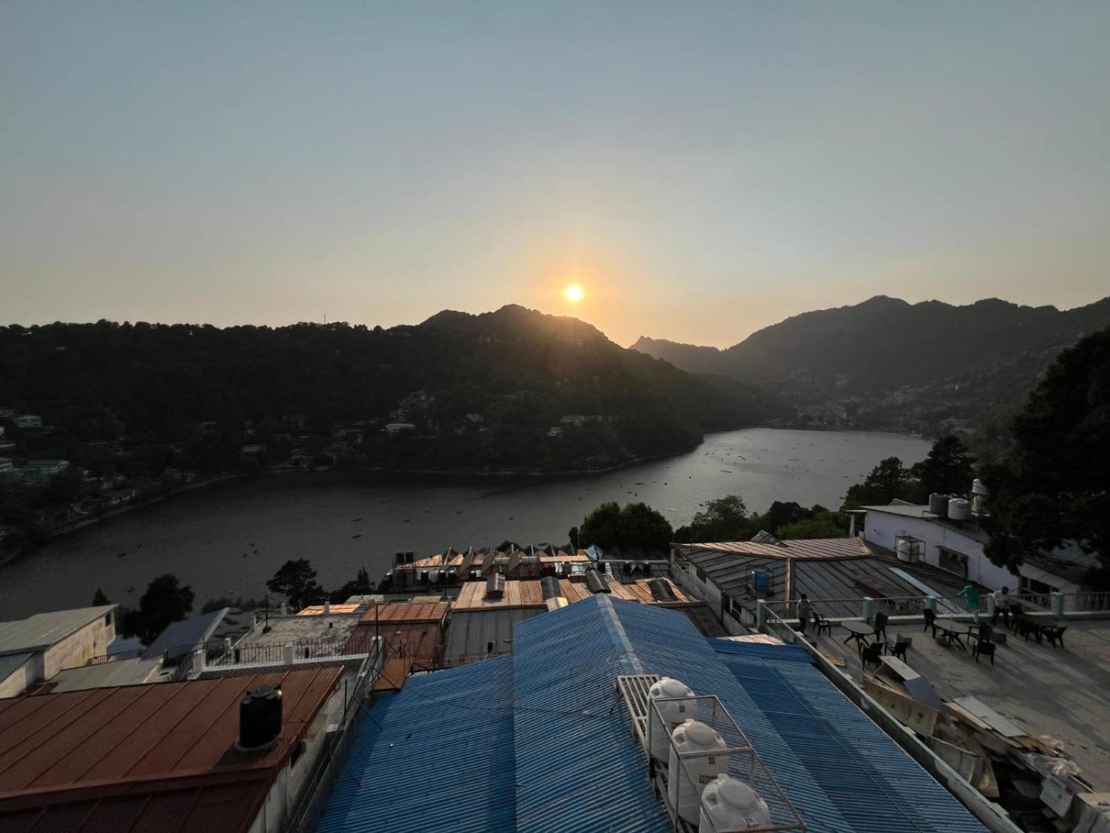 Gayatri Niwas - Luxury Private room with Ensuit Bathroom - Lake View and Mountain View view 5